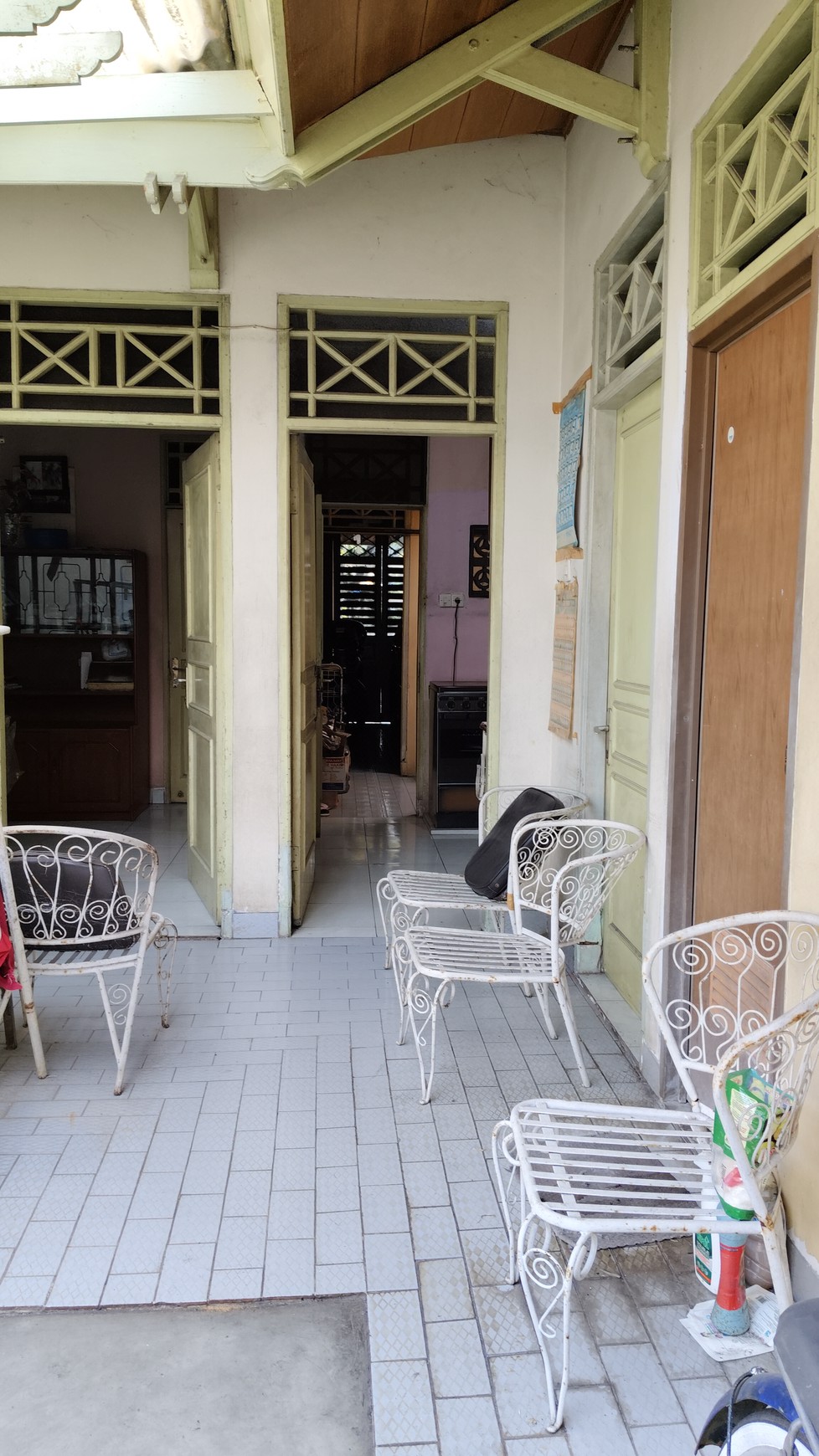 Rumah 2 Lantai di Jakarta Selatan dengan KT 5+1 KM 4+1 sudah SHM