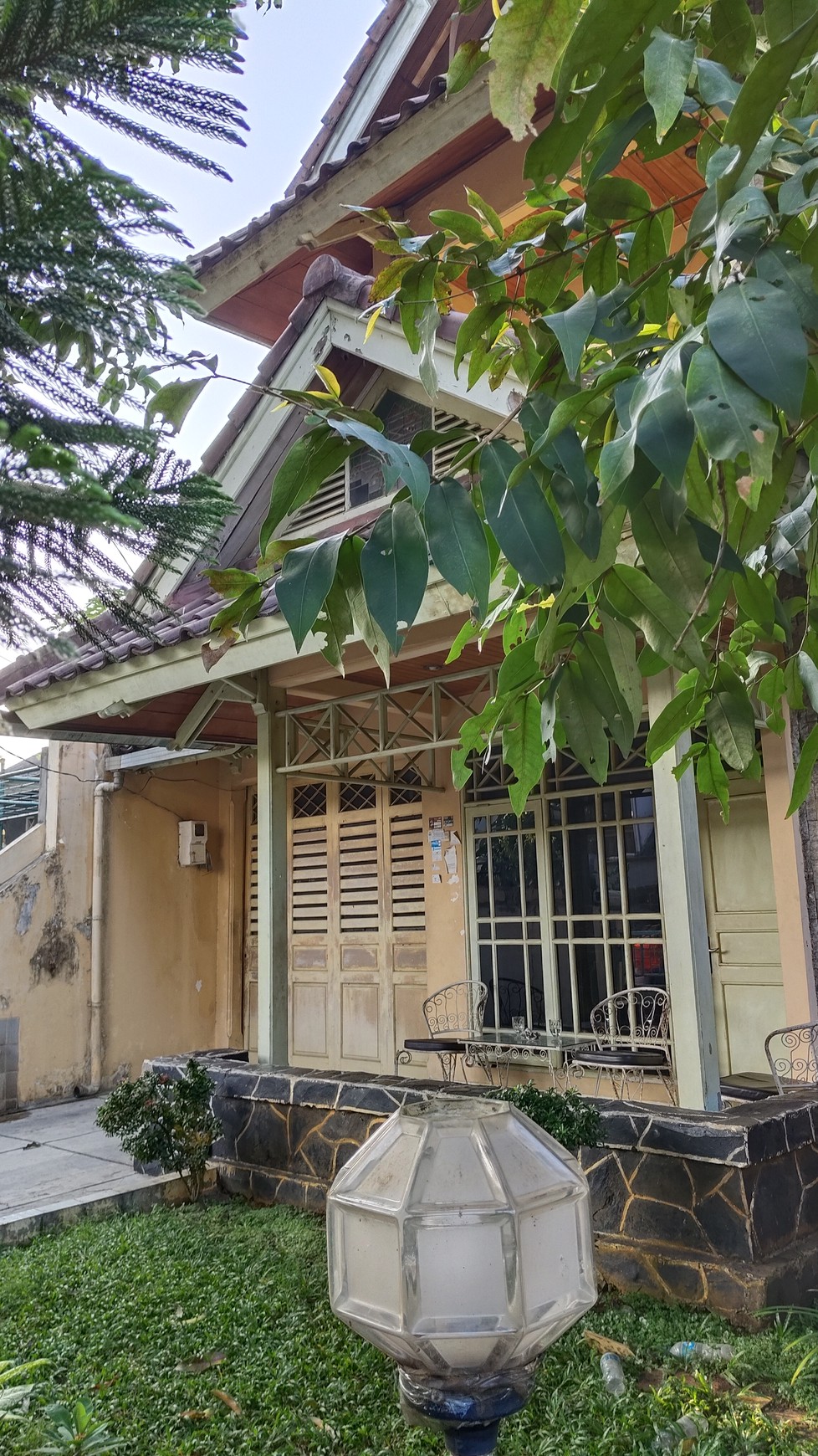 Rumah 2 Lantai di Jakarta Selatan dengan KT 5+1 KM 4+1 sudah SHM