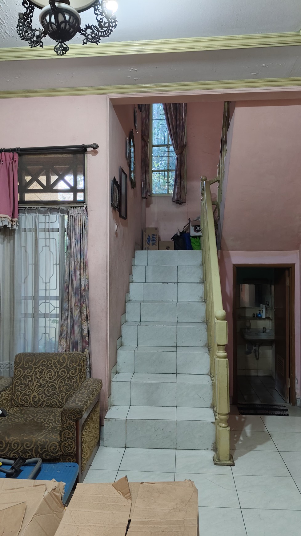 Rumah 2 Lantai di Jakarta Selatan dengan KT 5+1 KM 4+1 sudah SHM