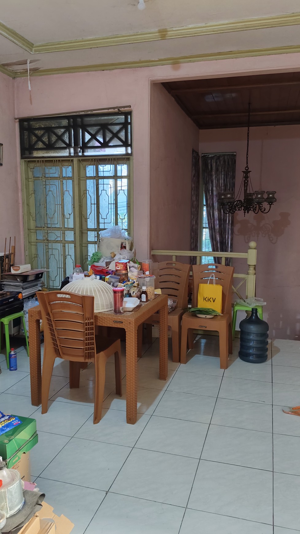 Rumah 2 Lantai di Jakarta Selatan dengan KT 5+1 KM 4+1 sudah SHM