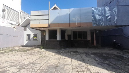 Bangunan 1 lantai ex Resto disewakan di Jalan Letjen Sutoyo, Jalan Poros Propinsi, diantara Hotel Amaris dan Hotel Santika Premiere Malang