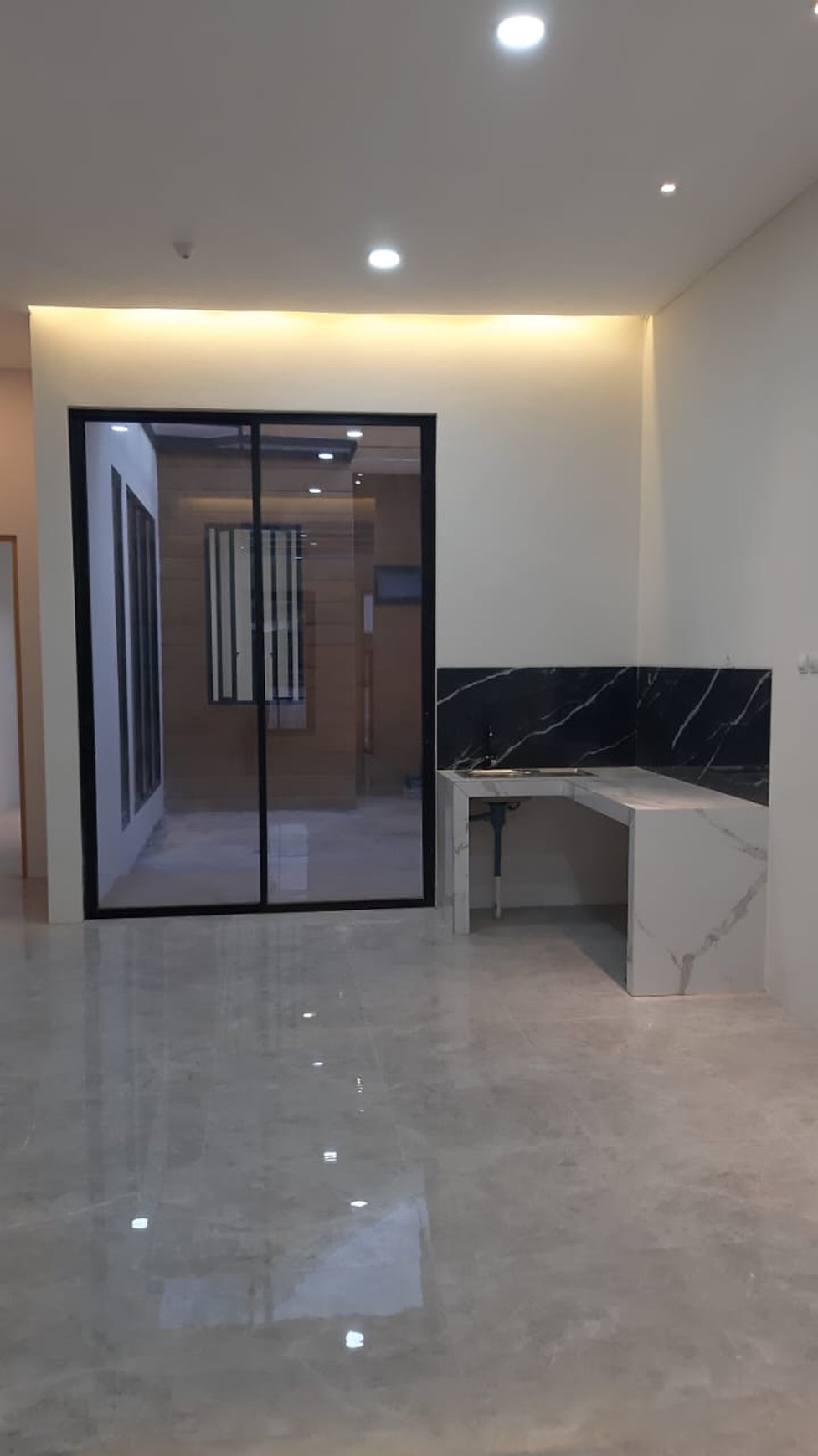 Siap Huni Rumah Nyaman di Lokasi Premium Jemur Andayani Surabaya