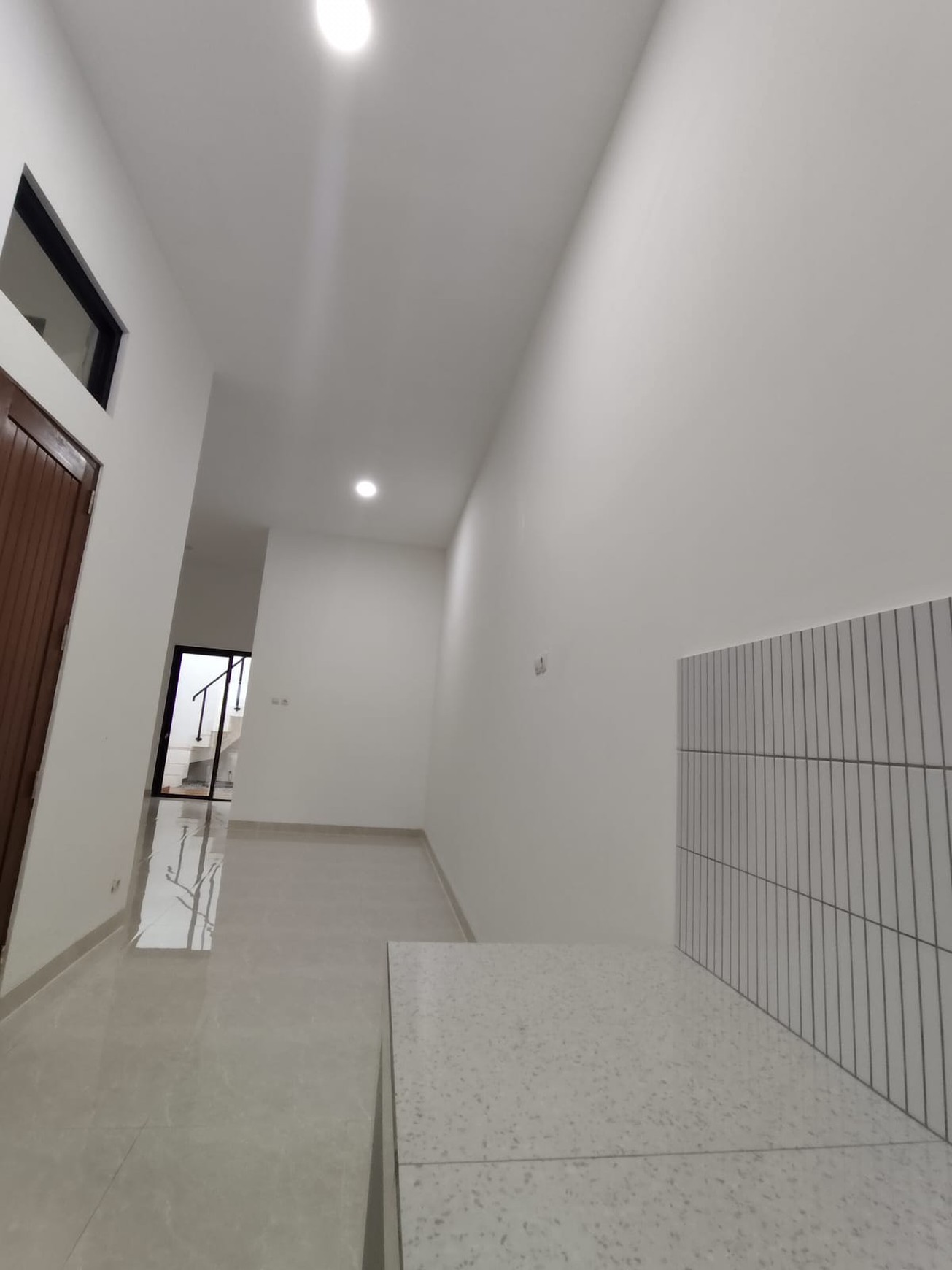 Rumah di Ciputat Cantik KT 3+1 KM 2+1 SHM Muat Carport 2 Mobil