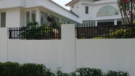 Rumah bagus, Halaman Luas, lokasi strategis di Bintaro Sektor 3