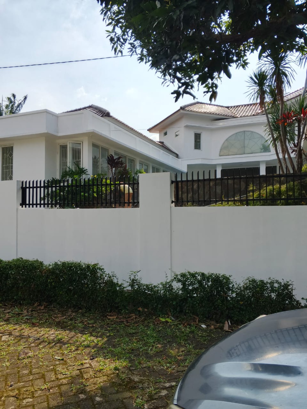 Rumah bagus, Halaman Luas, lokasi strategis di Bintaro Sektor 3