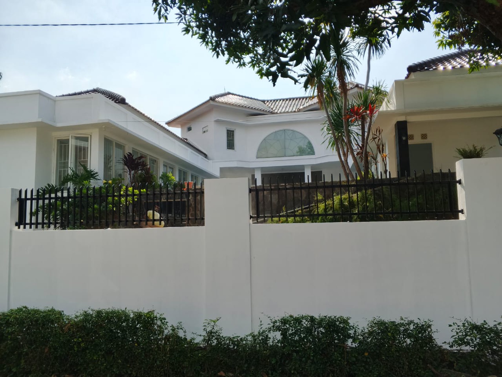 Rumah bagus, Halaman Luas, lokasi strategis di Bintaro Sektor 3