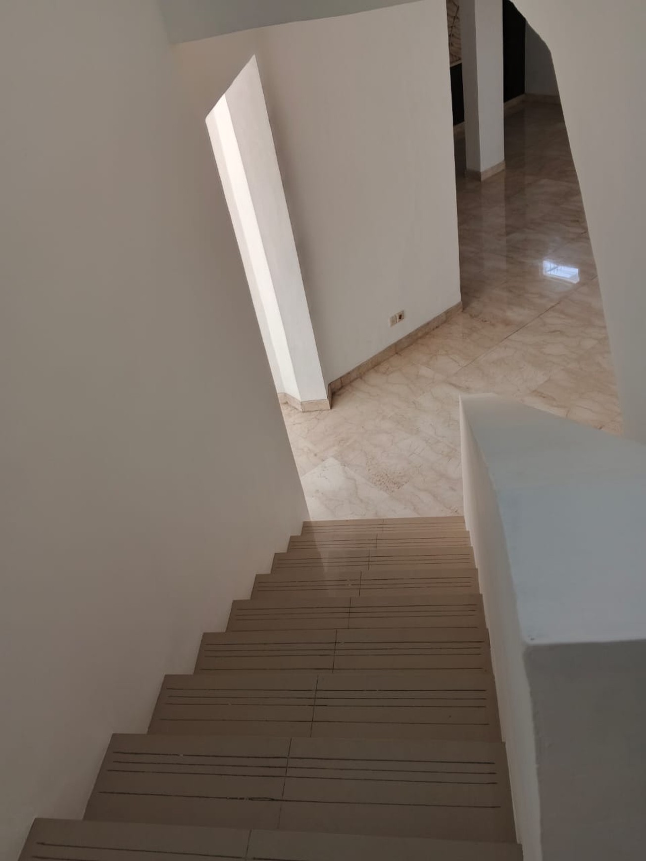 Rumah bagus, Halaman Luas, lokasi strategis di Bintaro Sektor 3