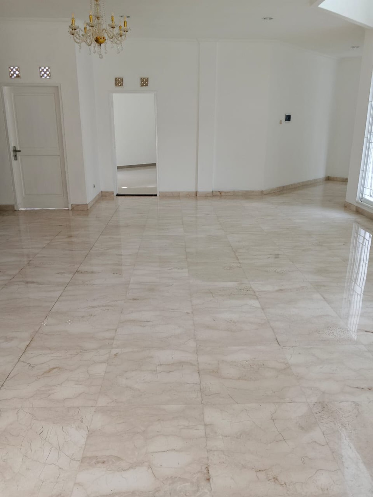 Rumah bagus, Halaman Luas, lokasi strategis di Bintaro Sektor 3