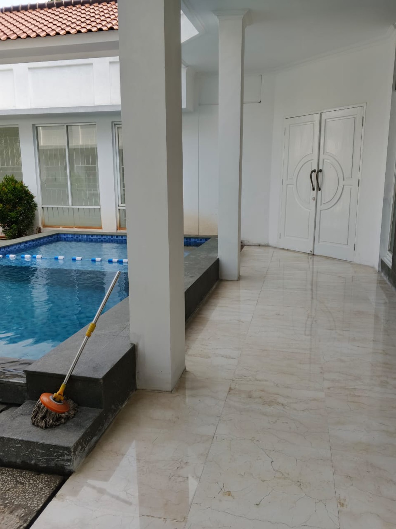 Rumah bagus, Halaman Luas, lokasi strategis di Bintaro Sektor 3