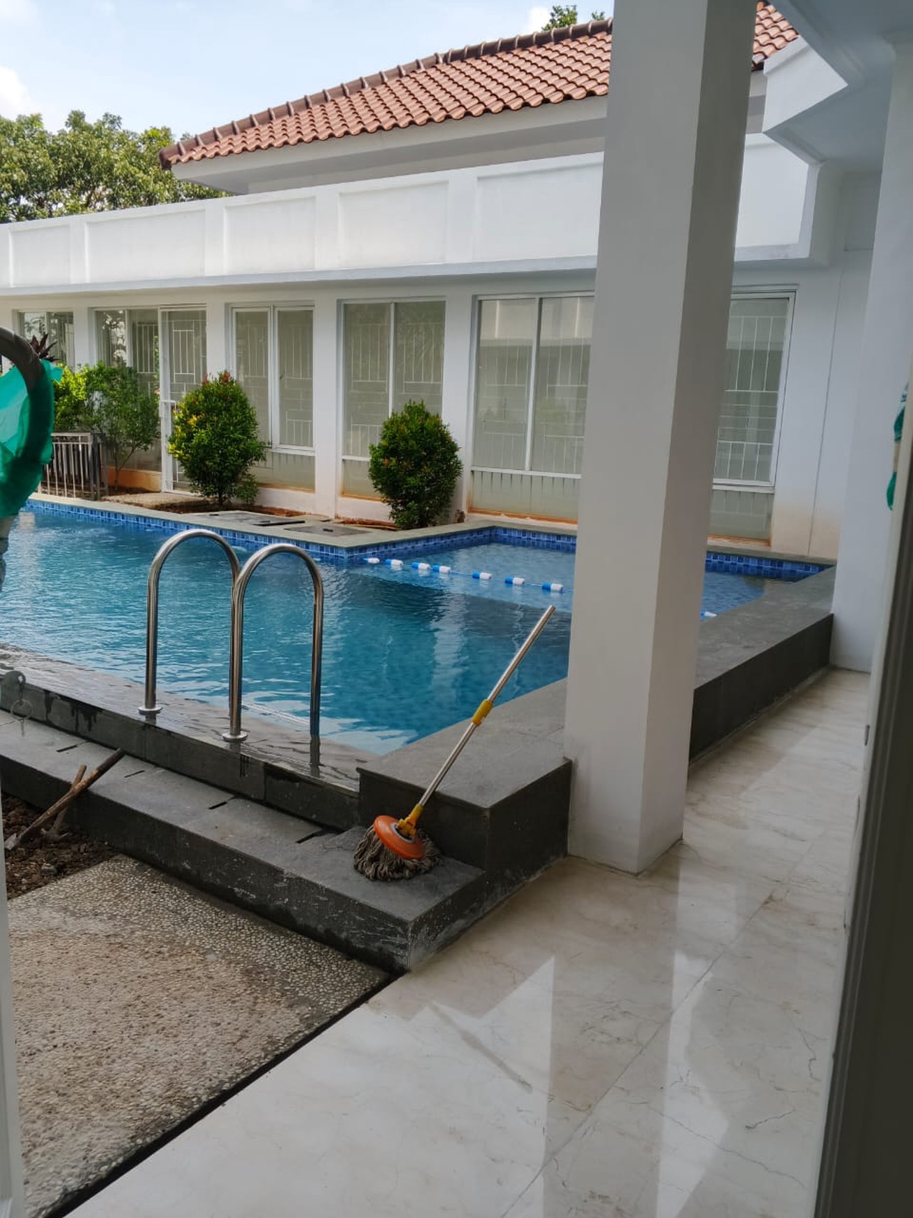 Rumah bagus, Halaman Luas, lokasi strategis di Bintaro Sektor 3