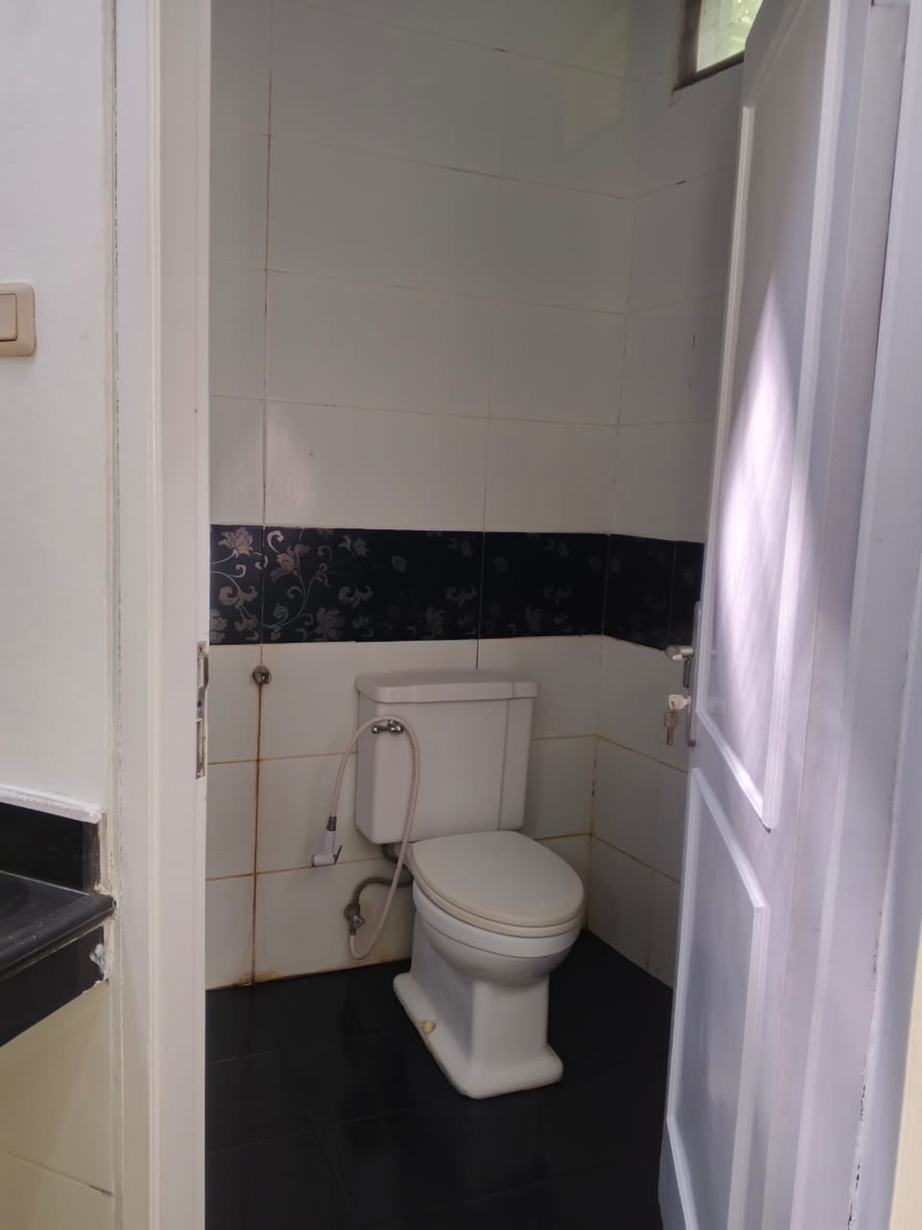 Rumah bagus, Halaman Luas, lokasi strategis di Bintaro Sektor 3