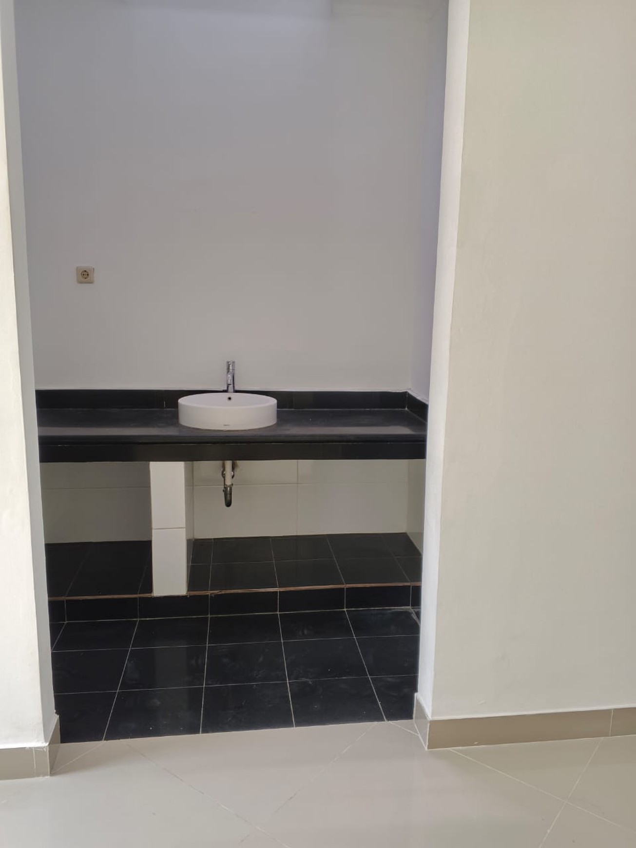 Rumah bagus, Halaman Luas, lokasi strategis di Bintaro Sektor 3