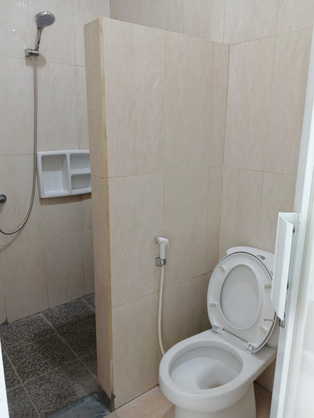 Rumah bagus, Halaman Luas, lokasi strategis di Bintaro Sektor 3