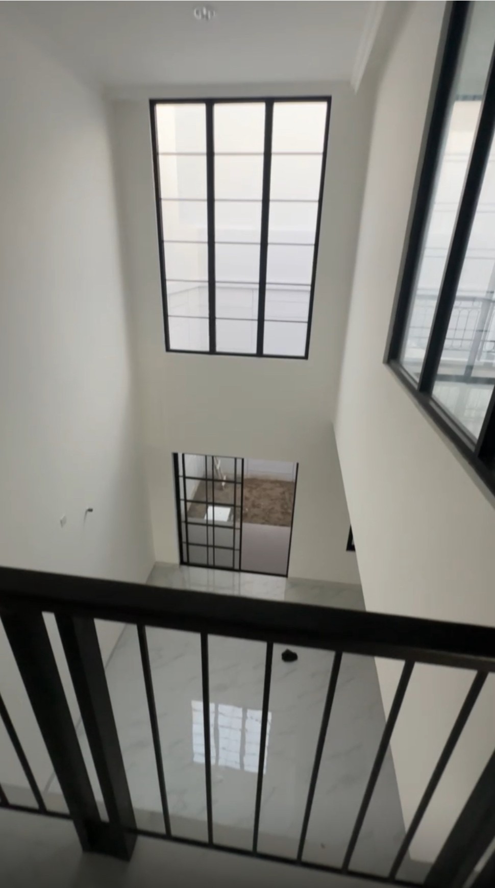 Rumah Cluster Villa Pasir Putih PIK2 - Lokasi Premium, Siap Huni!