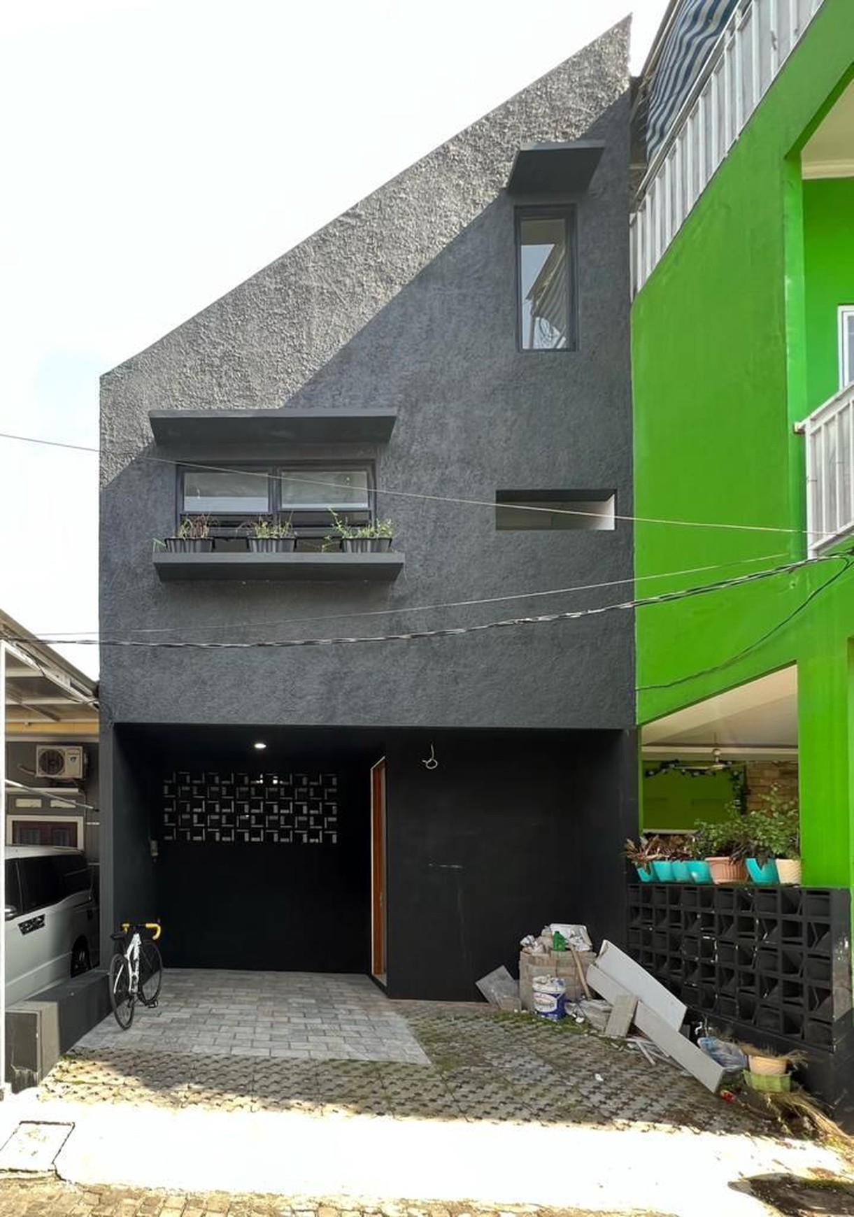 Jual  Murah Rumah Brand New Dalam Cluster dekat LRT TMII 