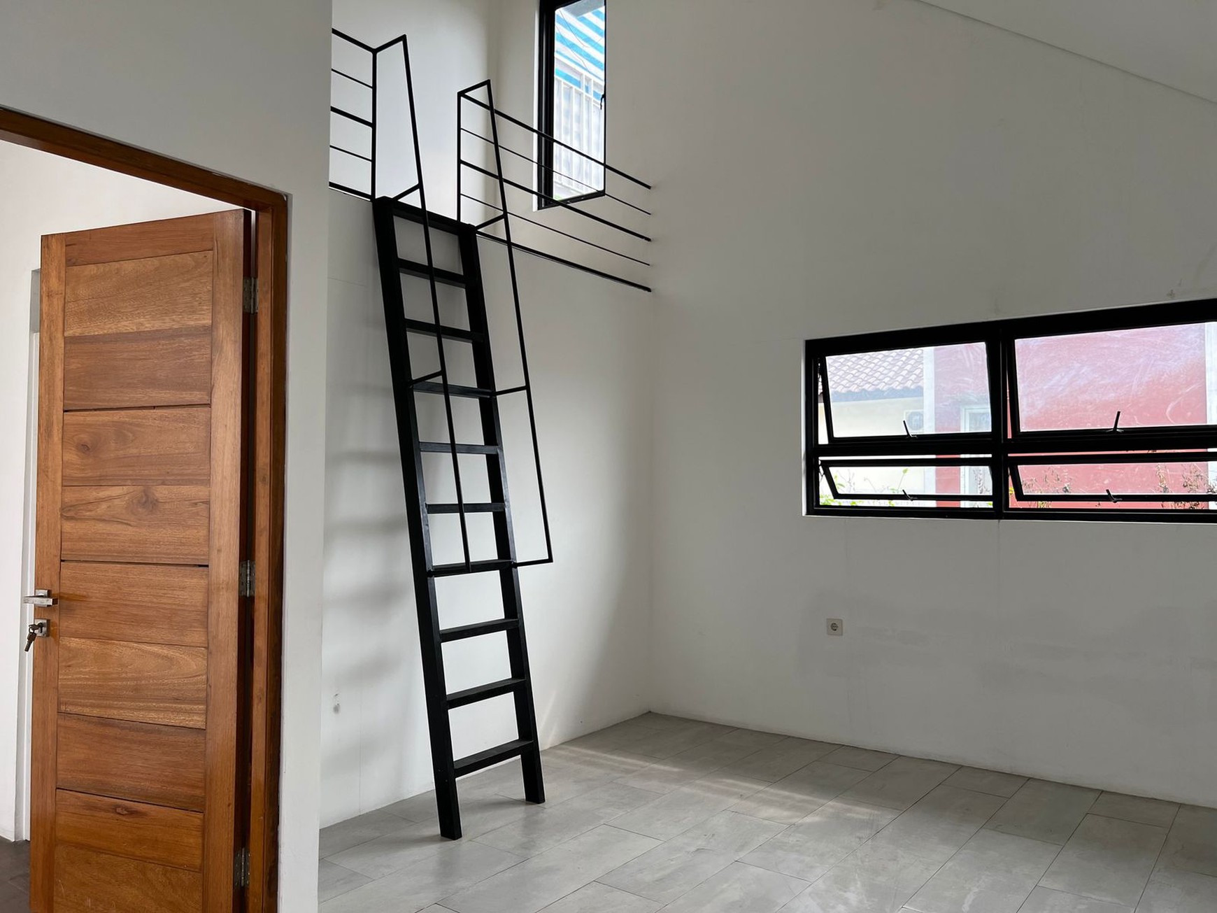 Jual  Murah Rumah Brand New Dalam Cluster dekat LRT TMII 