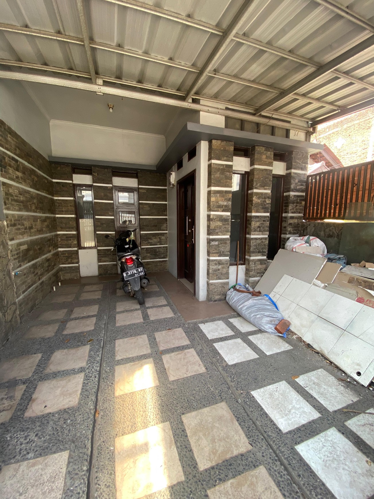 Rumah Hitung Tanah Area Cipete