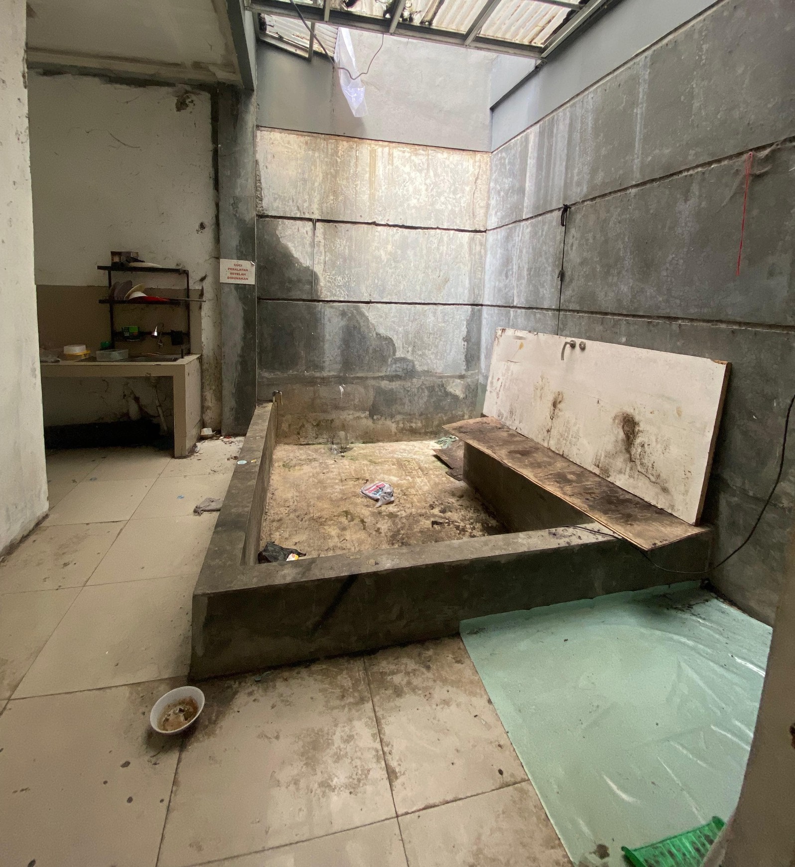 Rumah Hitung Tanah Area Cipete