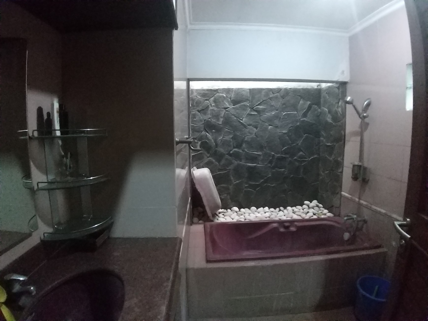 Rumah 2 lantai di Perumahan Parakan Asri, Batununggal