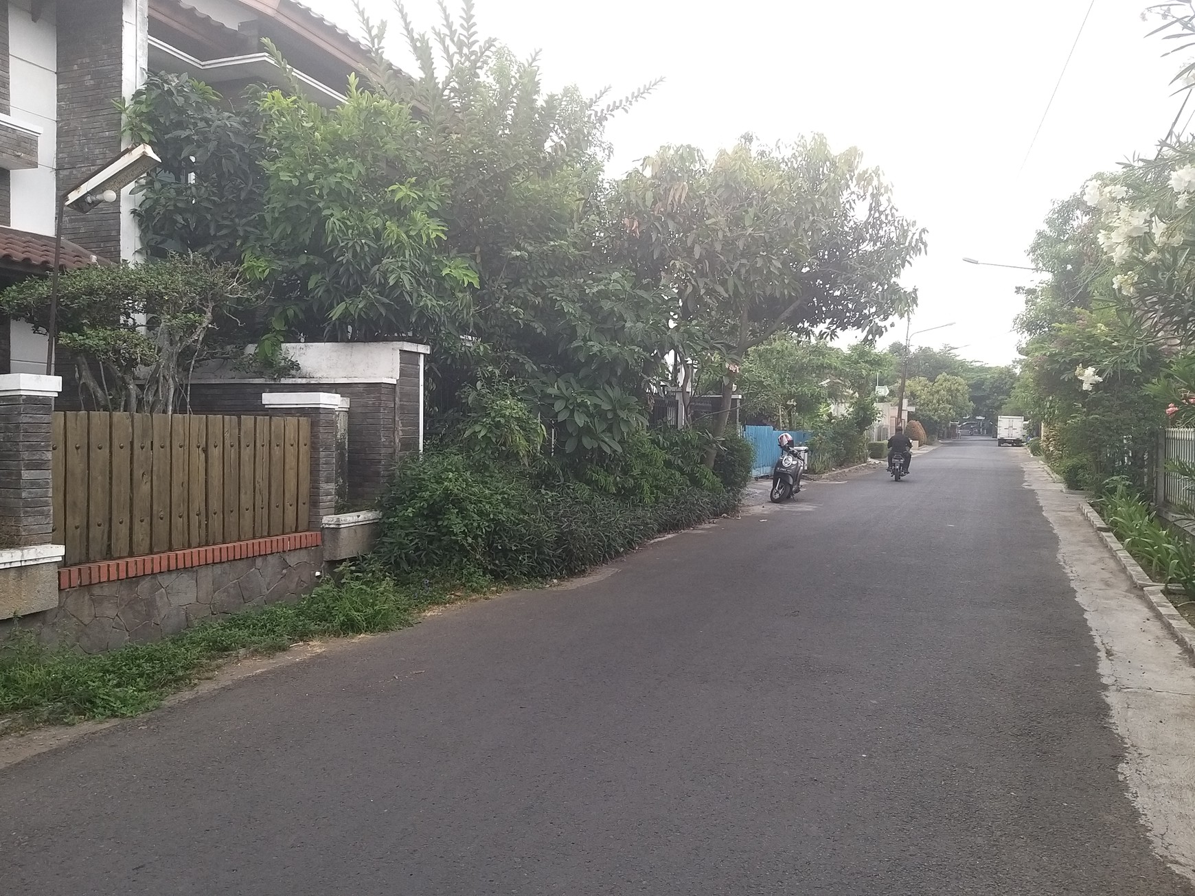 Rumah 2 lantai di Perumahan Parakan Asri, Batununggal