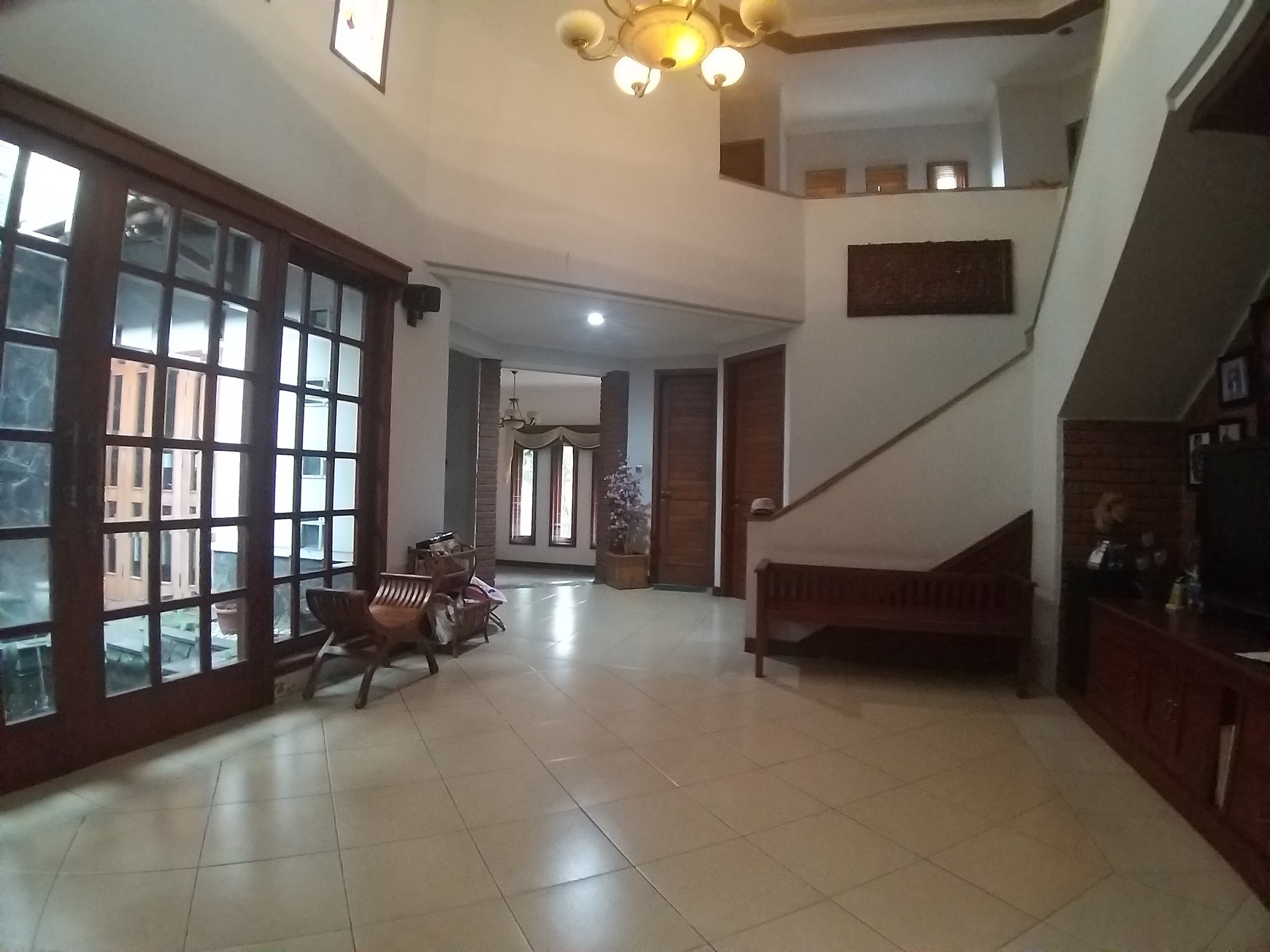 Rumah 2 lantai di Perumahan Parakan Asri, Batununggal