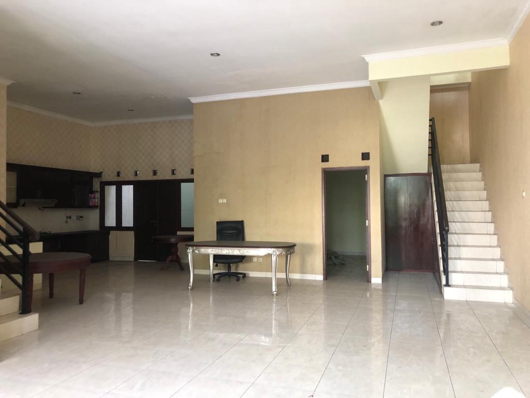 Rumah Siap Huni di Area Niaga Hijau, Pondok Indah, Jakarta Selatan