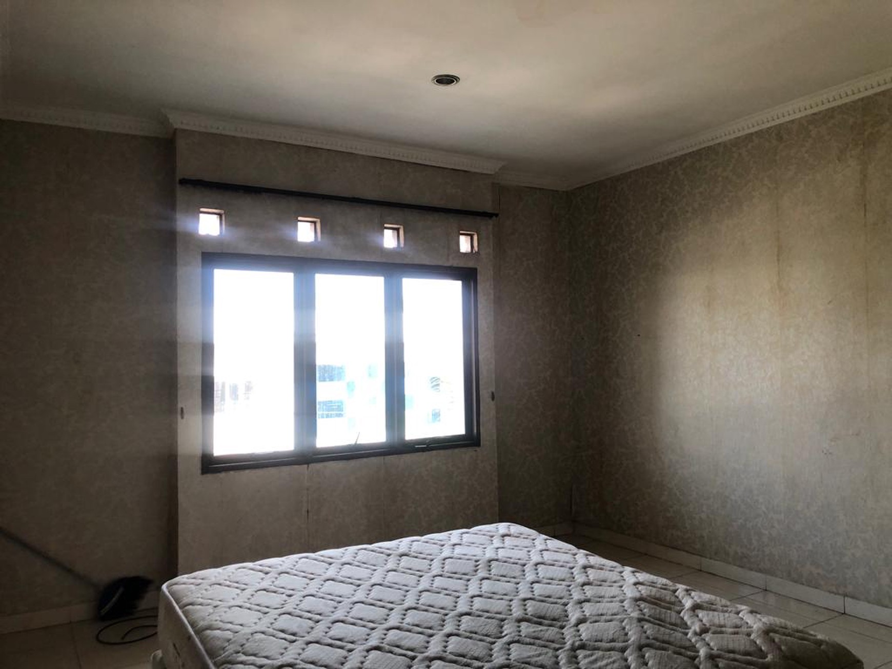 Rumah Siap Huni di Area Niaga Hijau, Pondok Indah, Jakarta Selatan