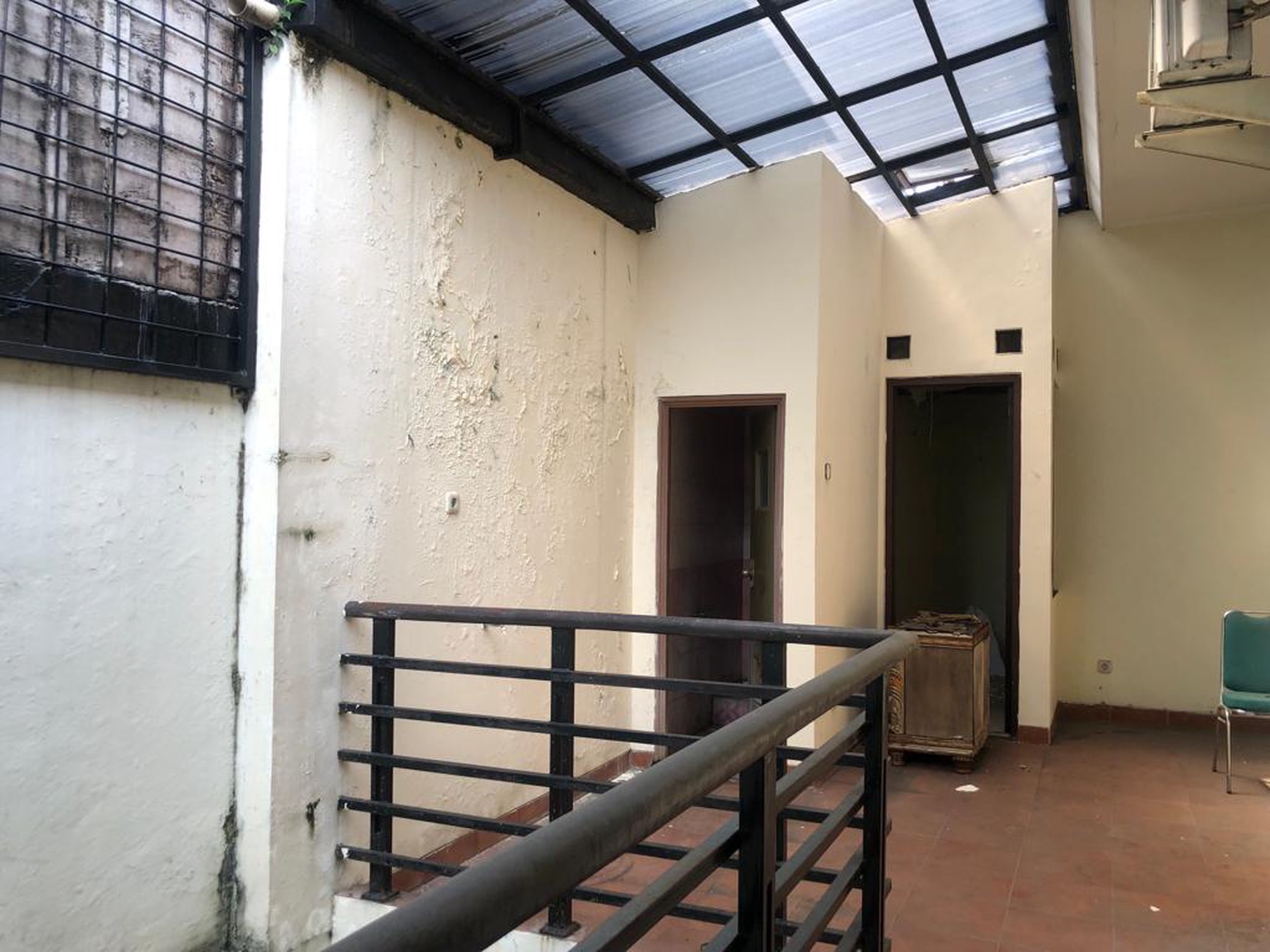 Rumah Siap Huni di Area Niaga Hijau, Pondok Indah, Jakarta Selatan