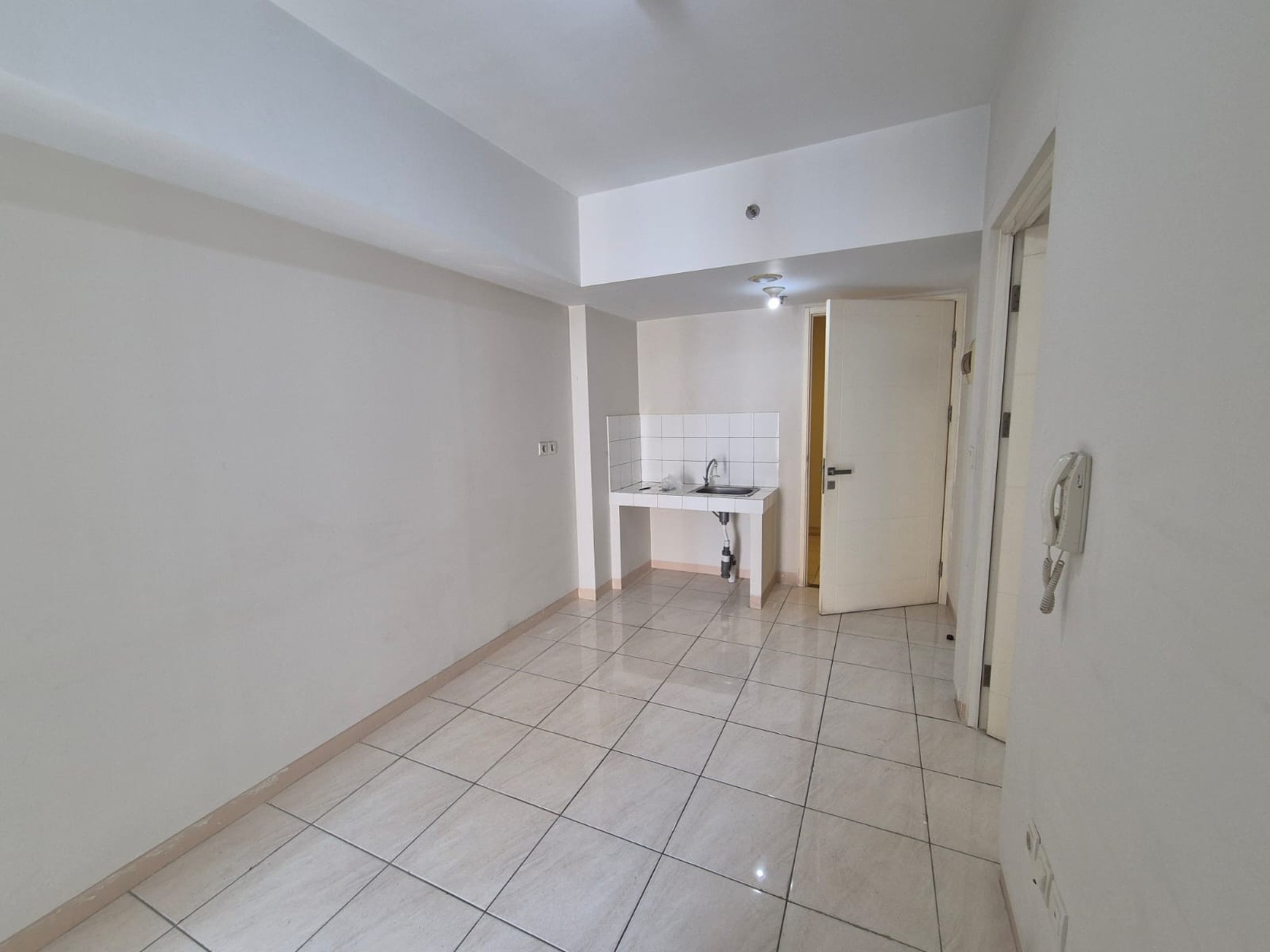 Apartement 2br unfurnished Springlake Summarecon Bekasi