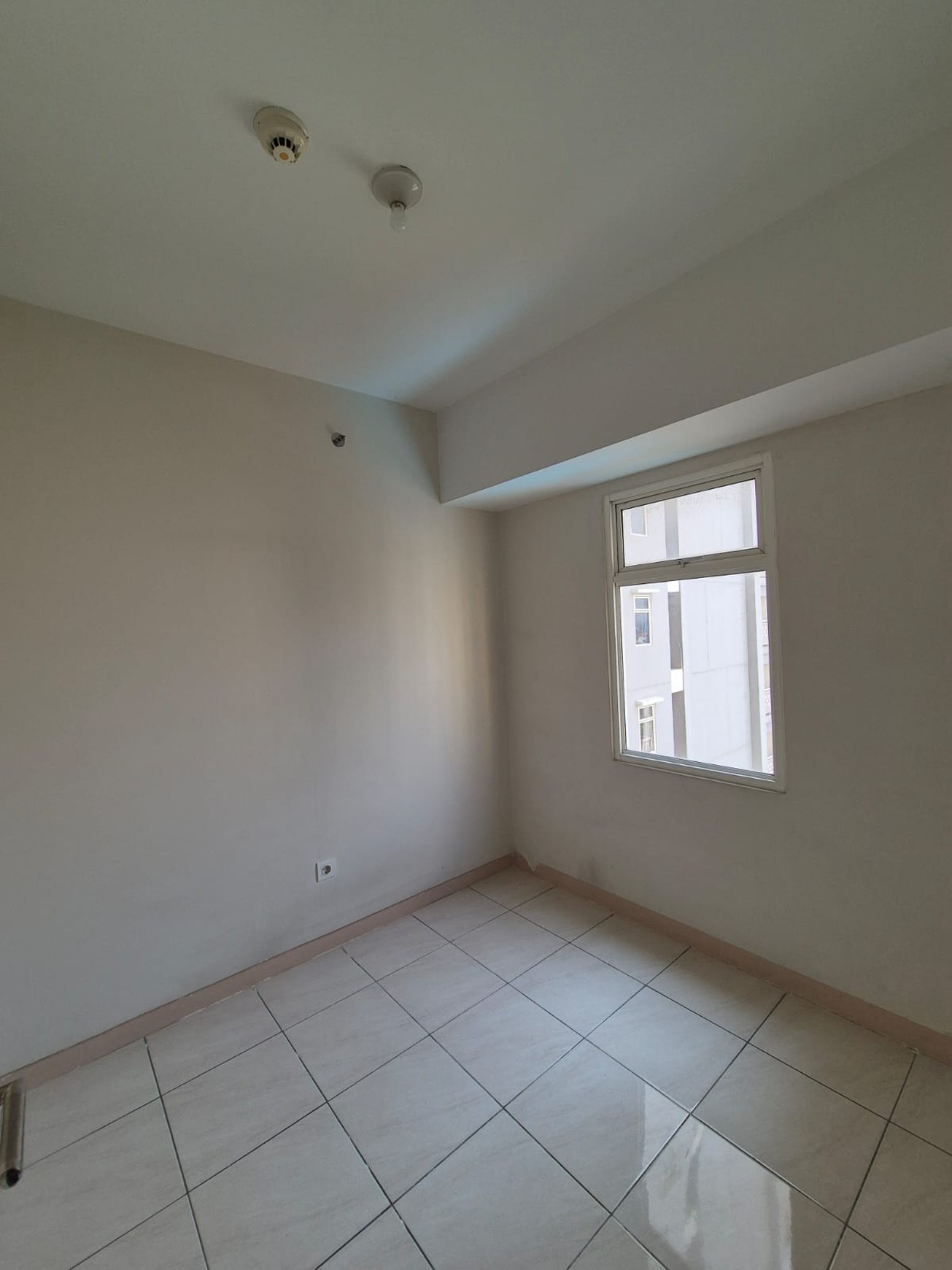 Apartement 2br unfurnished Springlake Summarecon Bekasi