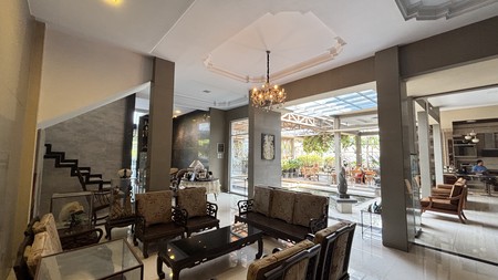 Rumah Villa  3 lantai di Belakang Bukit Golf Cibubur