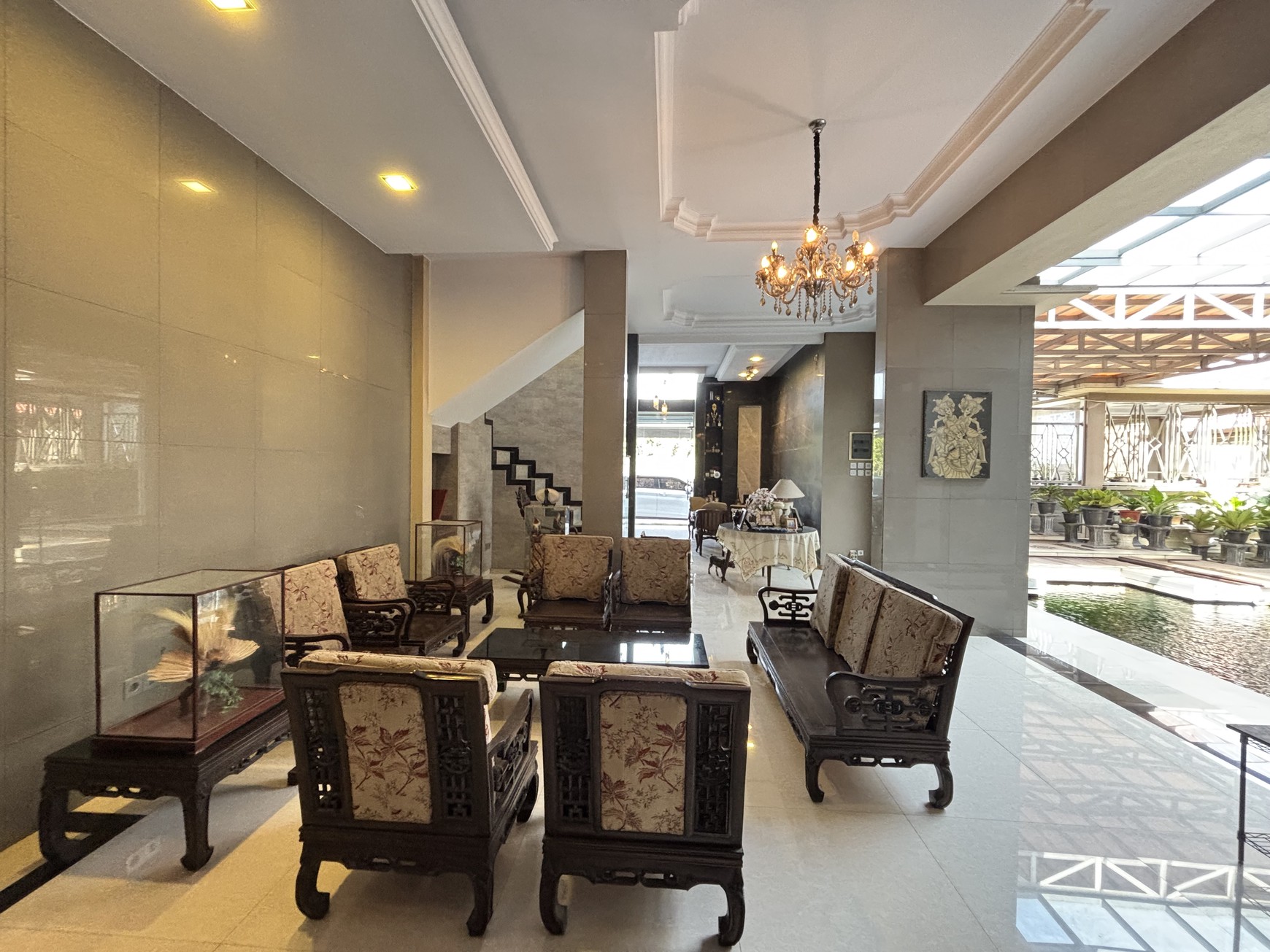 Rumah Villa  3 lantai di Belakang Bukit Golf Cibubur