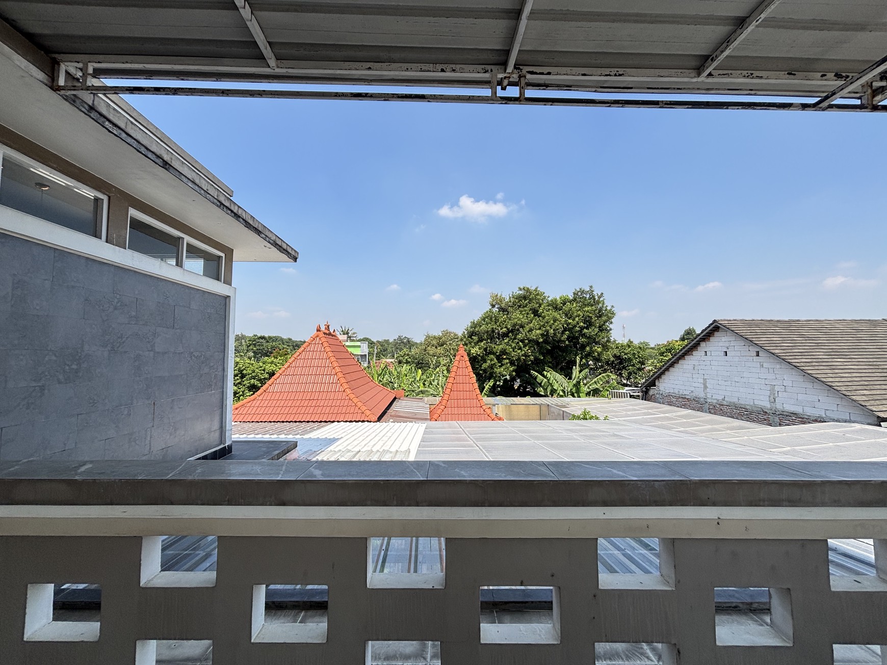 Rumah Villa  3 lantai di Belakang Bukit Golf Cibubur