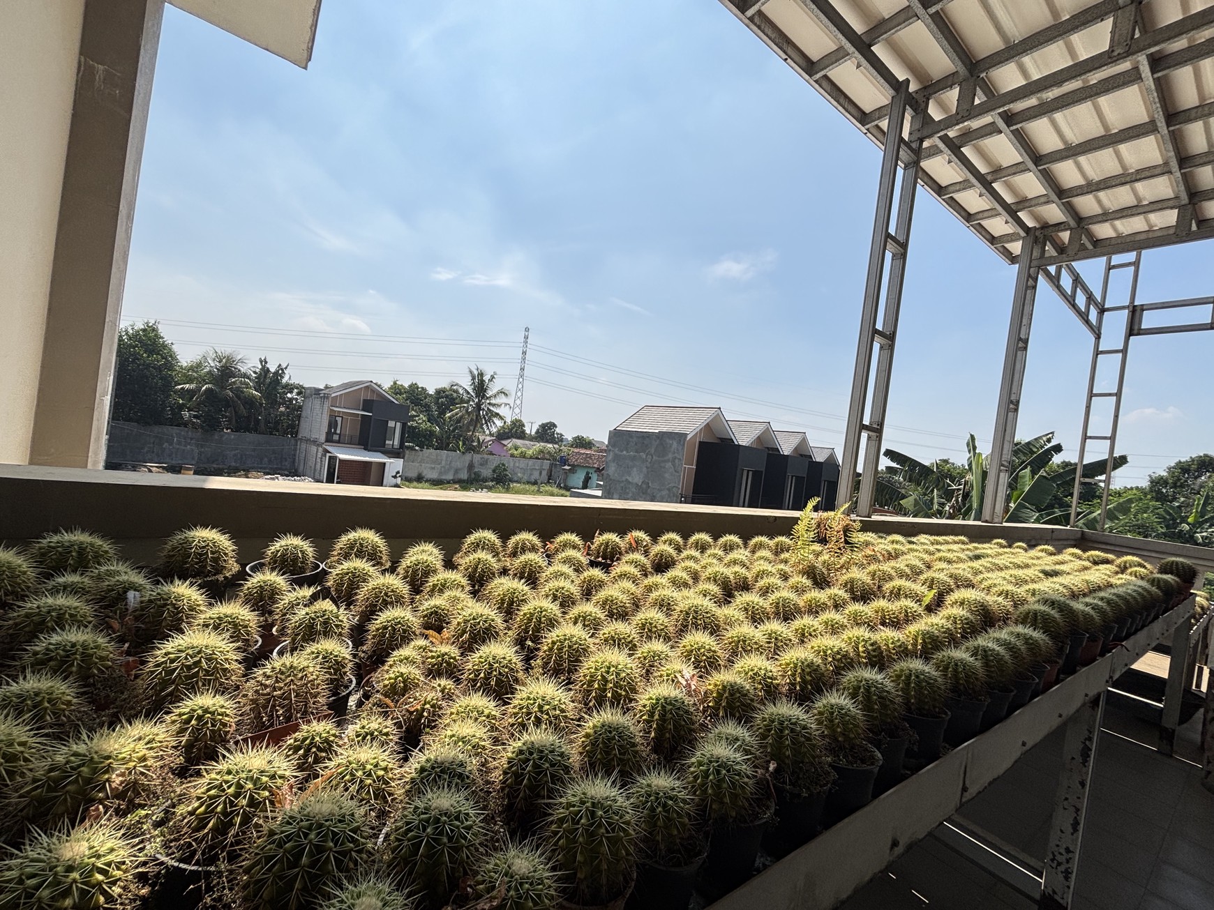 Rumah Villa  3 lantai di Belakang Bukit Golf Cibubur