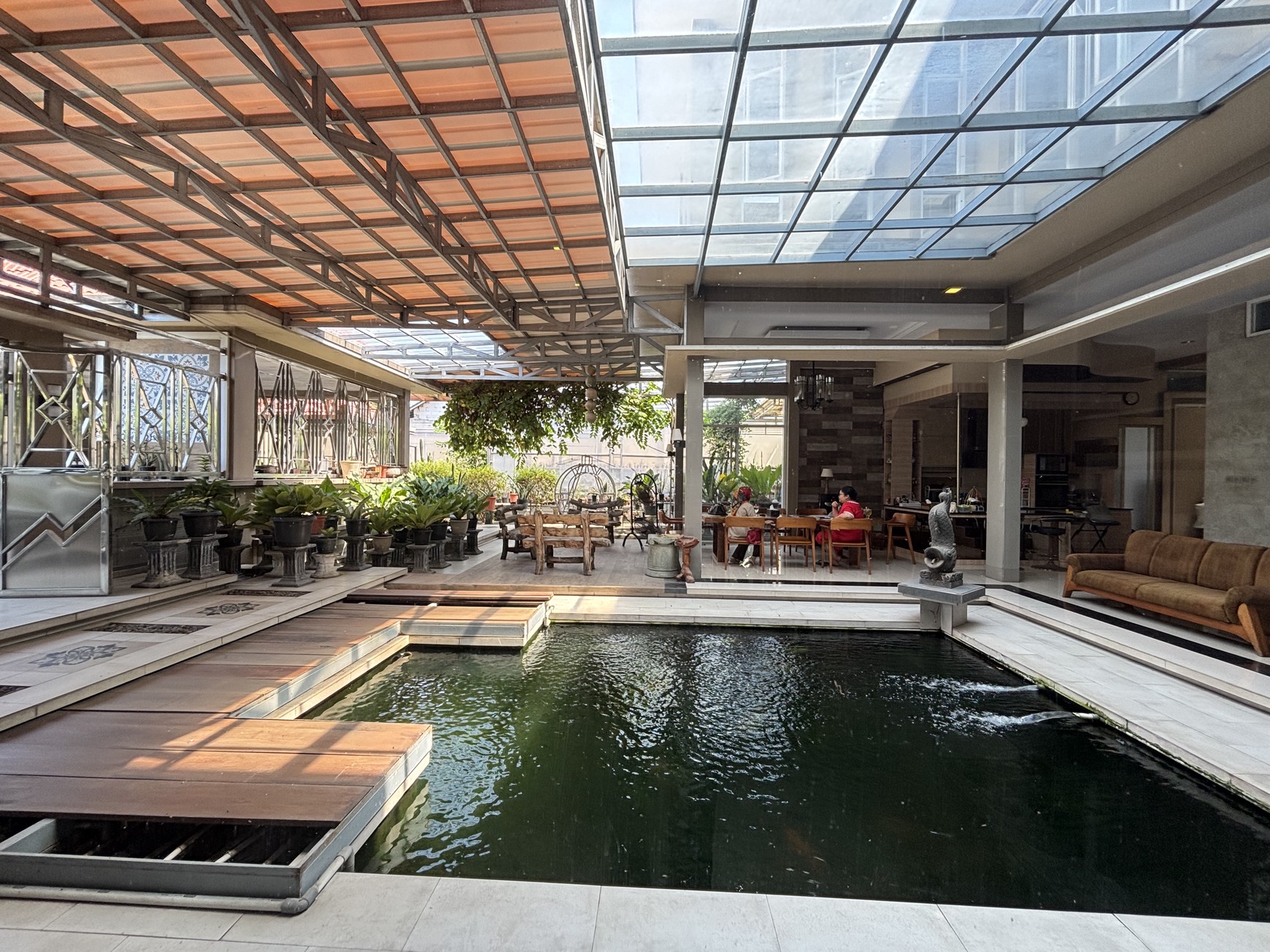 Rumah Villa  3 lantai di Belakang Bukit Golf Cibubur