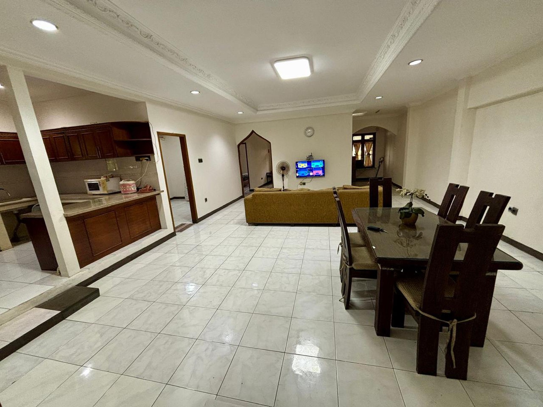Rumah di Sektor 3A dengan KT 4+1 KM 2+1 SHM