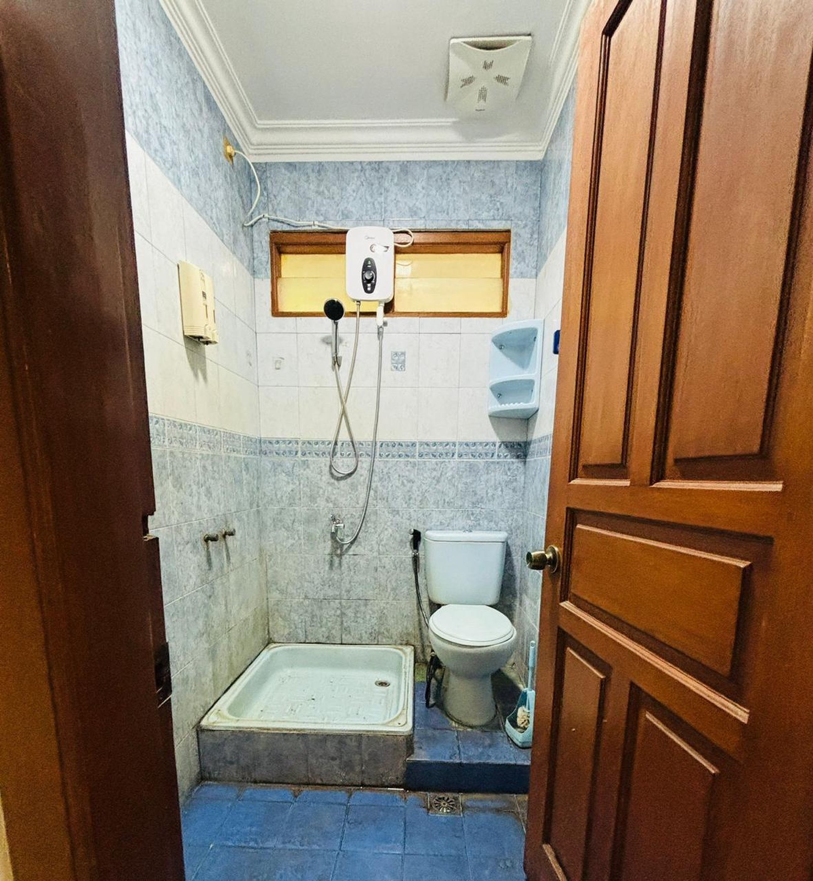 Rumah di Sektor 3A dengan KT 4+1 KM 2+1 SHM