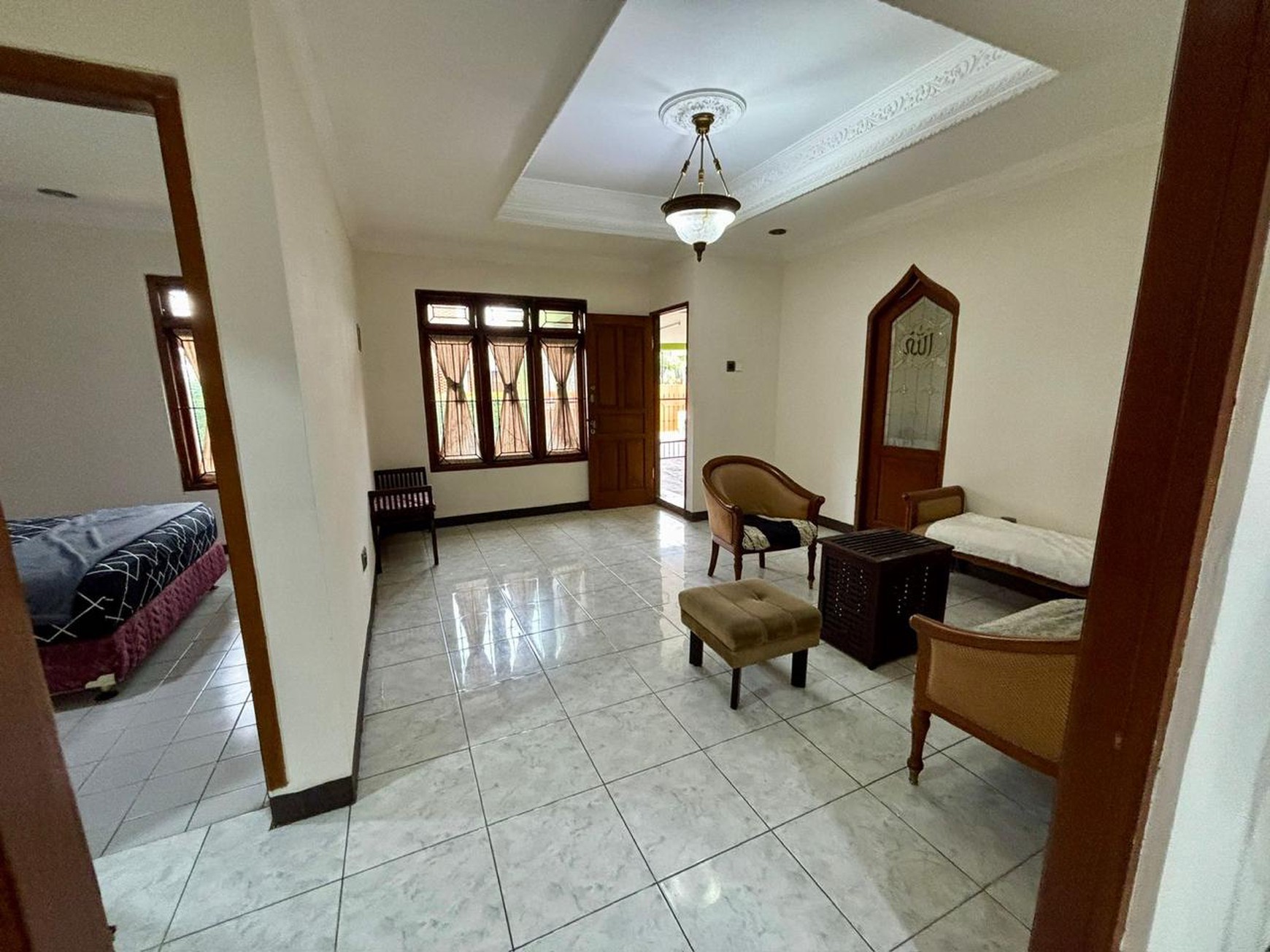 Rumah di Sektor 3A dengan KT 4+1 KM 2+1 SHM