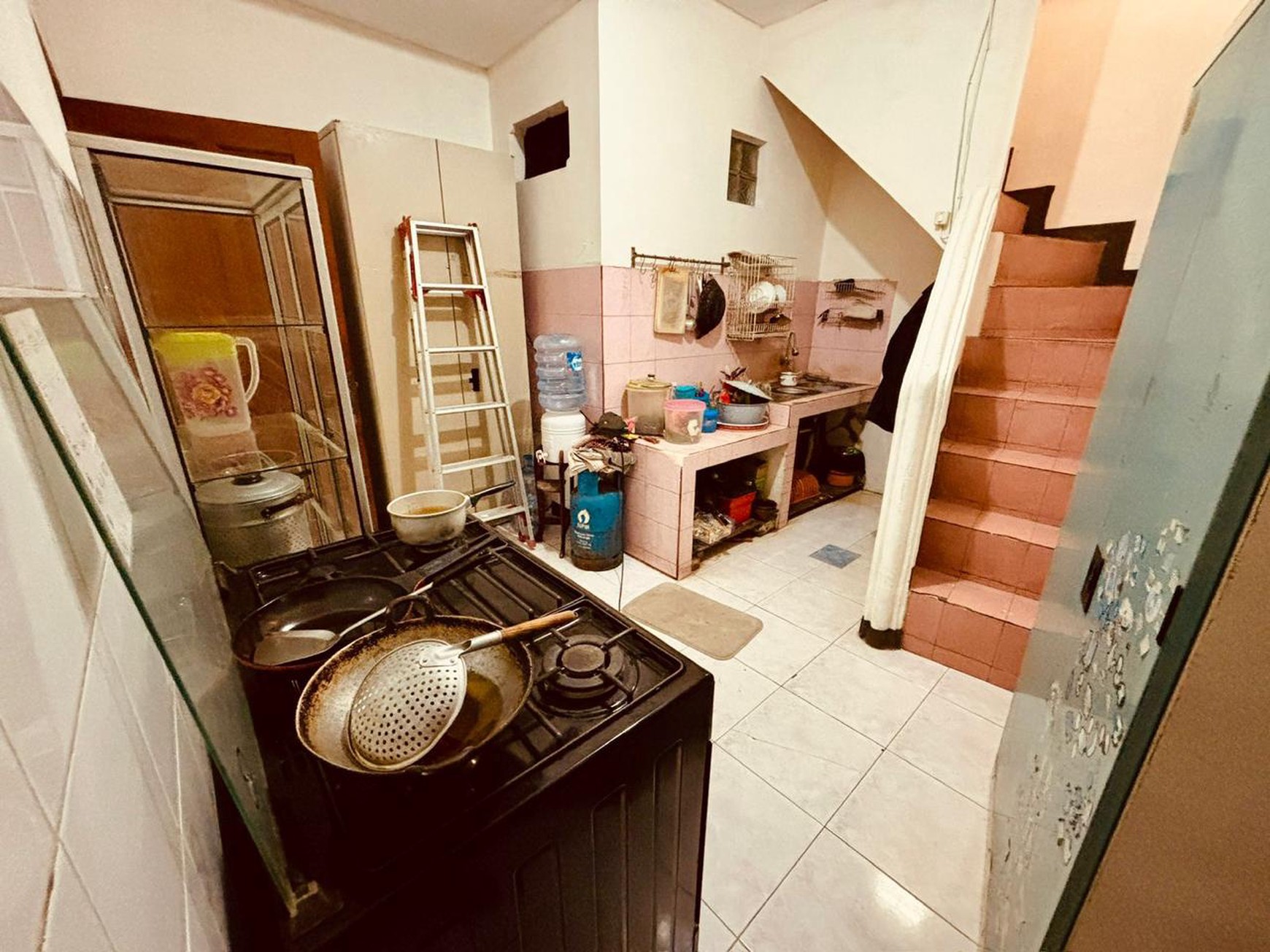 Rumah di Sektor 3A dengan KT 4+1 KM 2+1 SHM