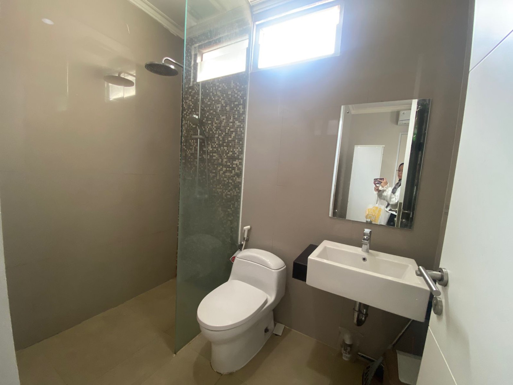 RUMAH CANTIK 2 LANTAI DI CITRALAND CIBUBUR