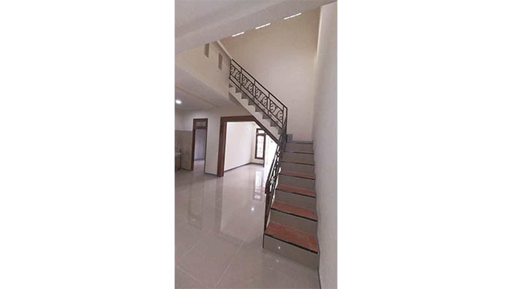 Rumah Hoek Jl Karmila, Pondok Gede, Jatiwaringin
