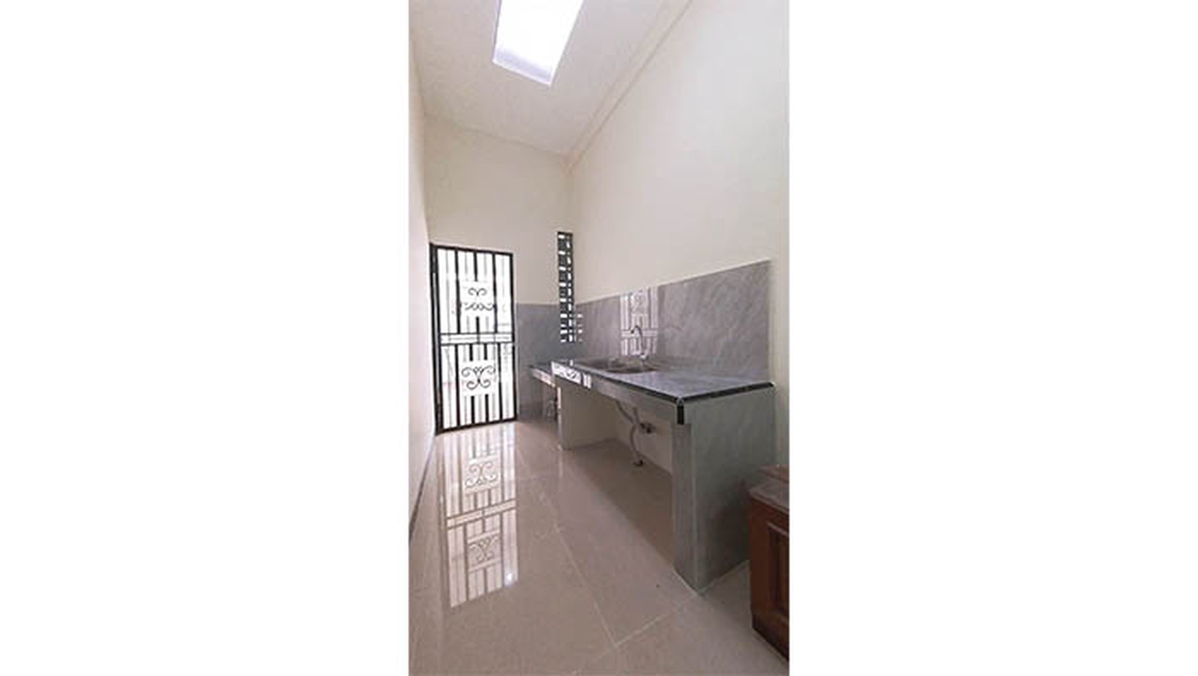 Rumah Hoek Jl Karmila, Pondok Gede, Jatiwaringin