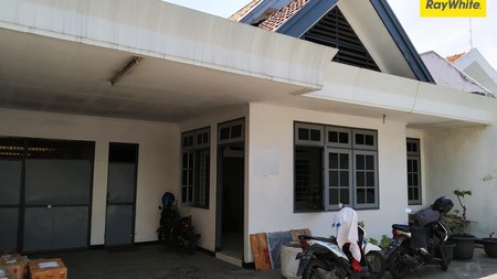 Disewakan Rumah Pusat Kota di Jalan Argopuro Surabaya