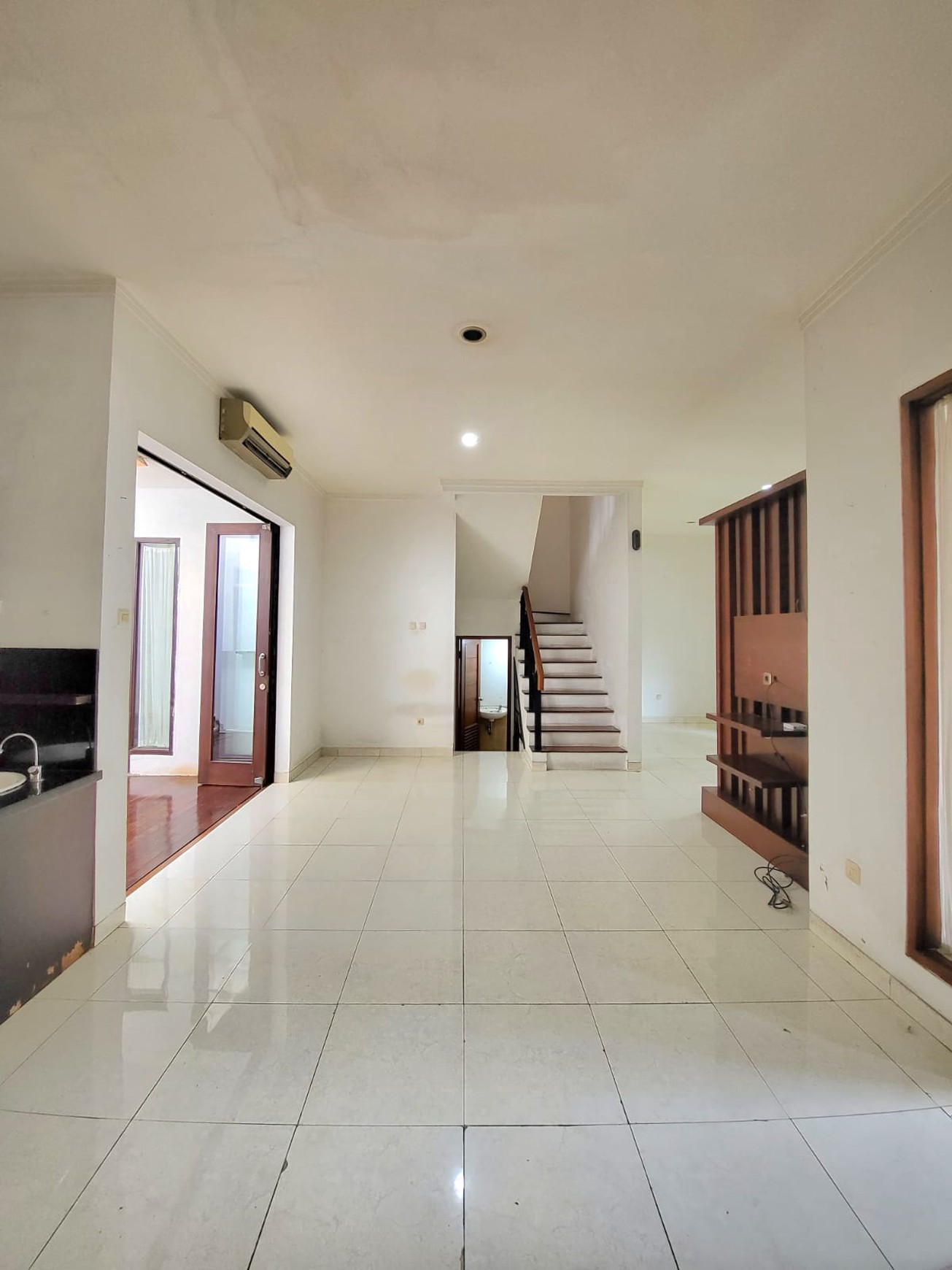 Rumah Bagu Di Emerald Residence Bintaro Jaya Sektor 9
