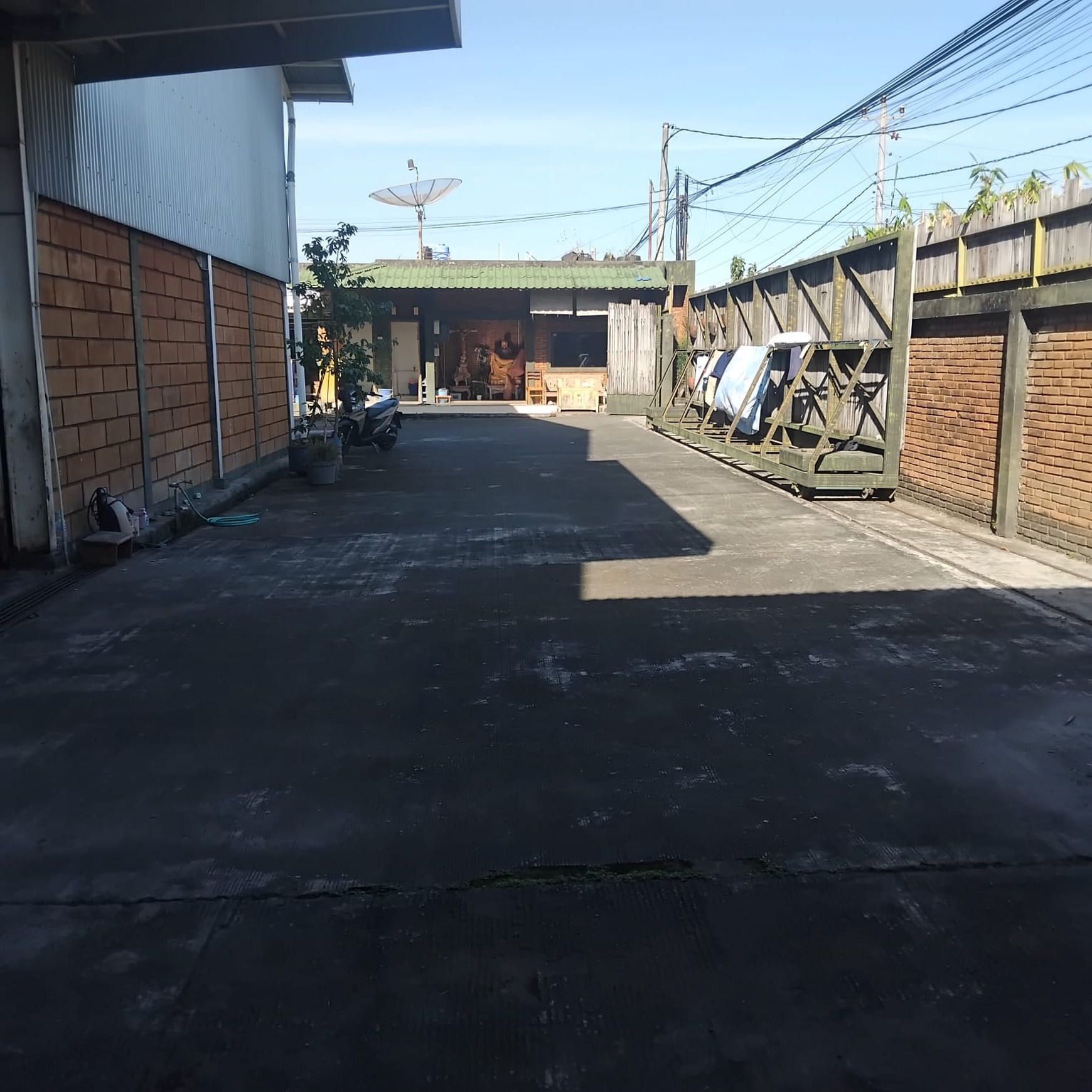 Tanah Luas + Gudang Siap Pakai Lokasi Bangunjiwo Kasihan Bantul 