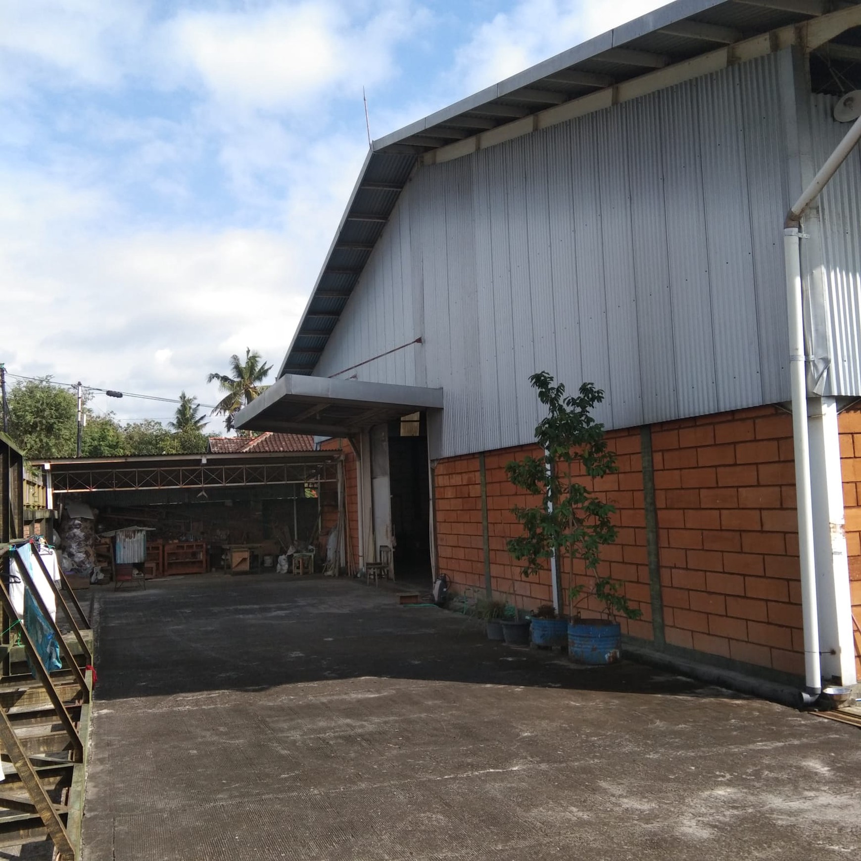 Tanah Luas + Gudang Siap Pakai Lokasi Bangunjiwo Kasihan Bantul 