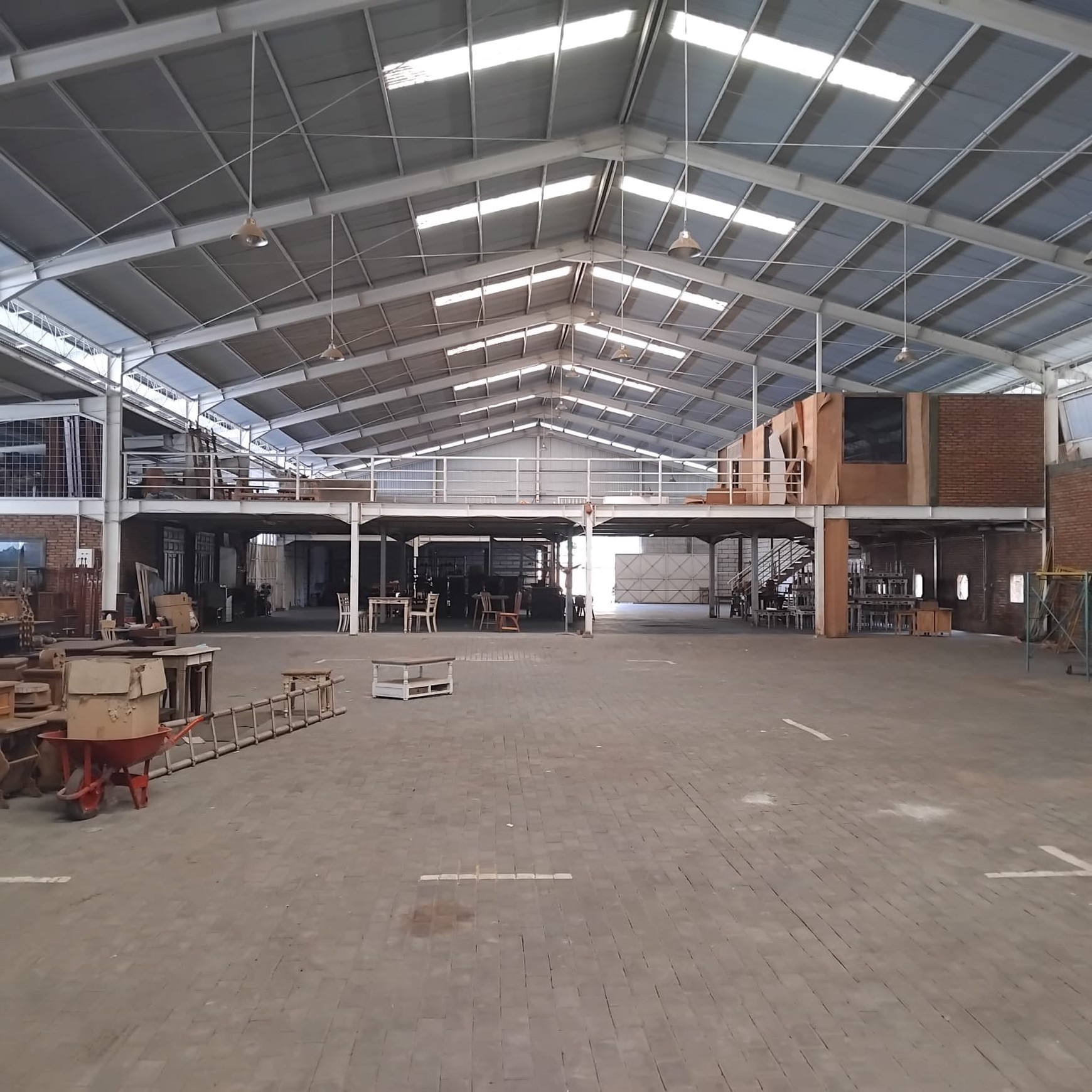 Tanah Luas + Gudang Siap Pakai Lokasi Bangunjiwo Kasihan Bantul 