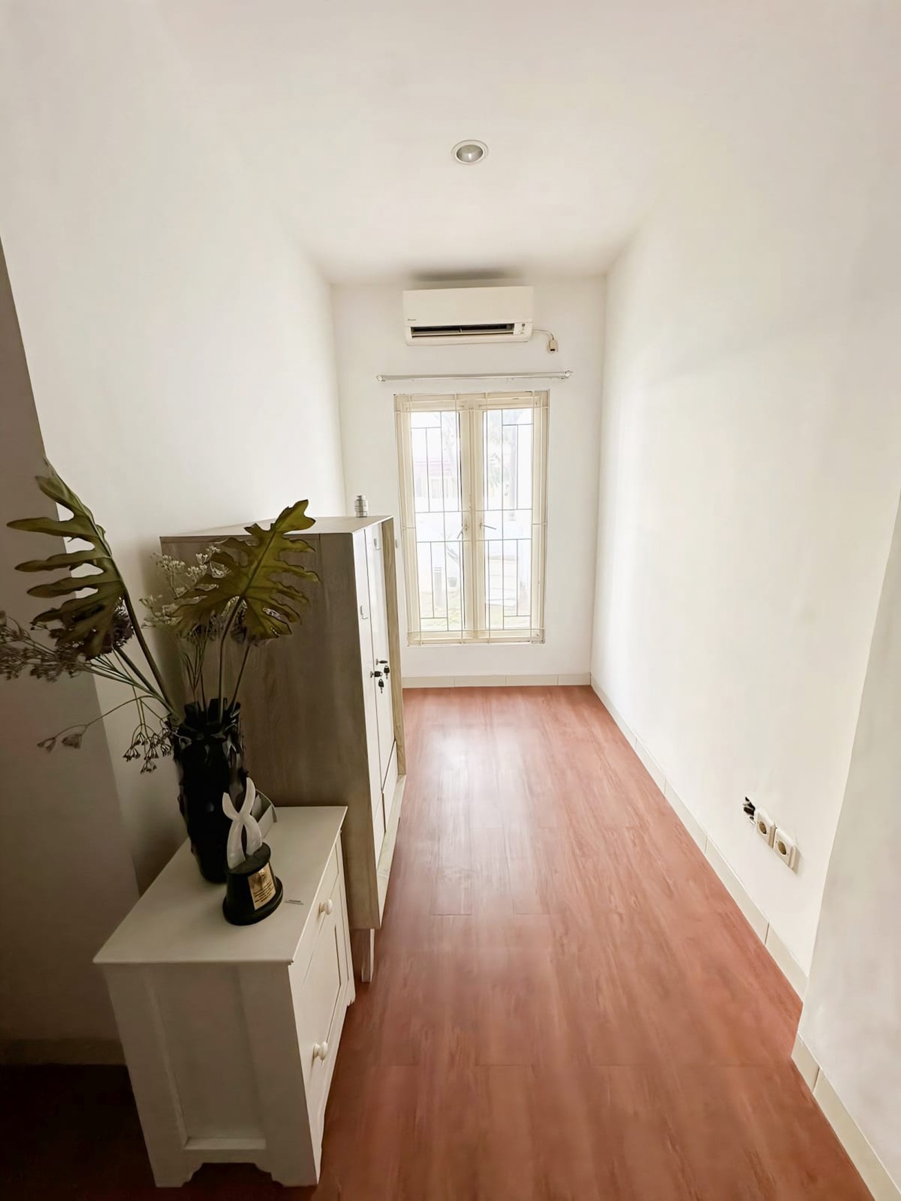 Dijual Cepat Rumah dekat jajan,dekat kampus stan di Bintaro Jaya 5
