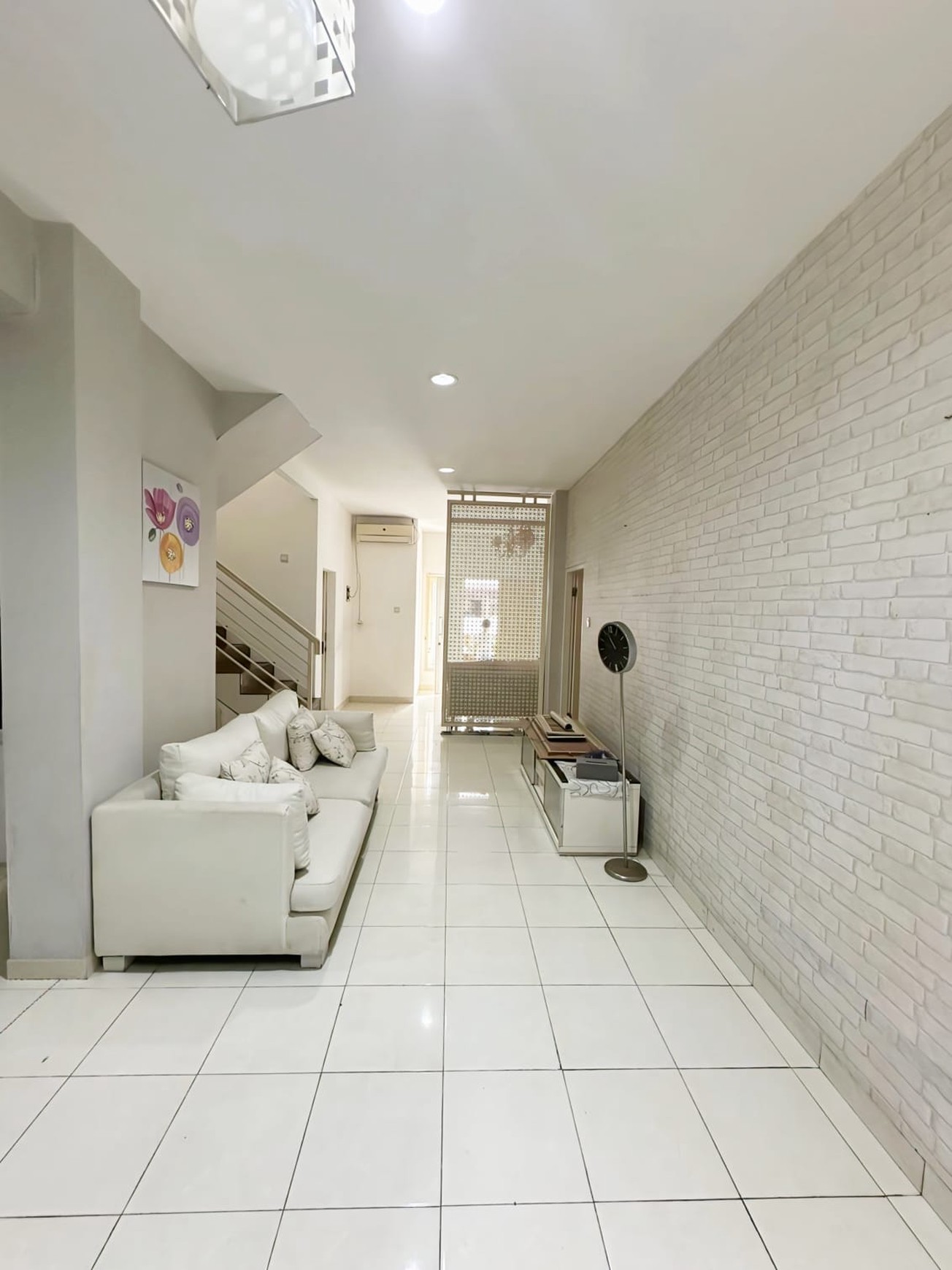 Dijual Cepat Rumah dekat jajan,dekat kampus stan di Bintaro Jaya 5