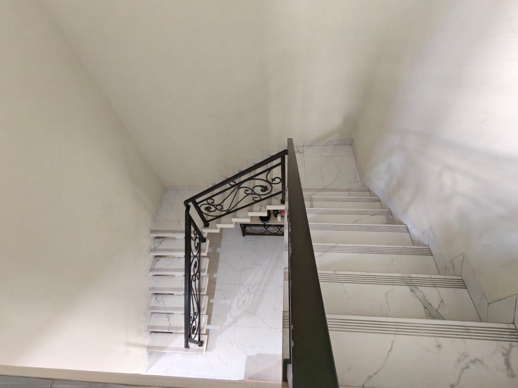 Rumah siap huni semi furnish , Jagakarsa Jakarta Selatan